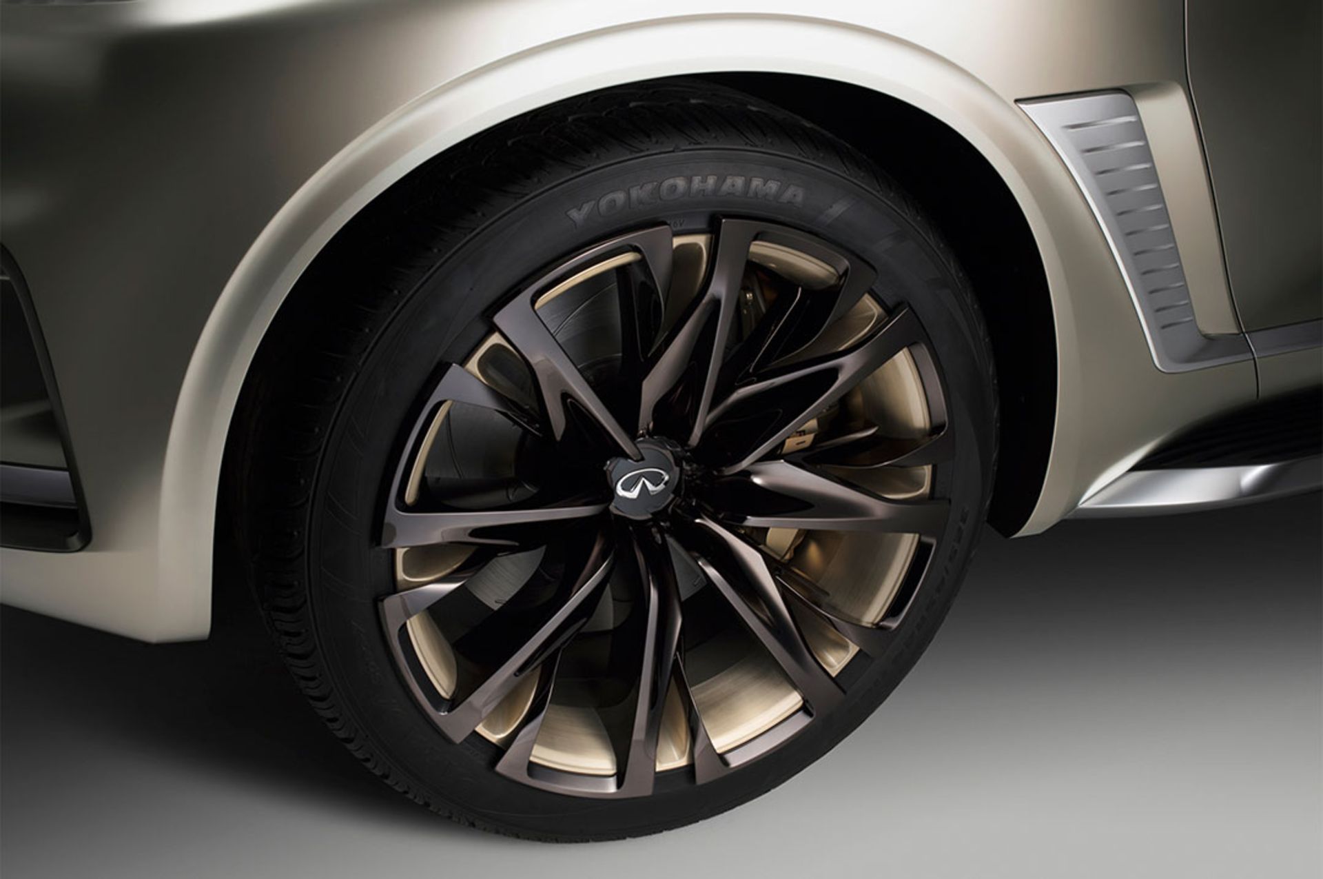 اینفینیتی QX80 مونوگراف