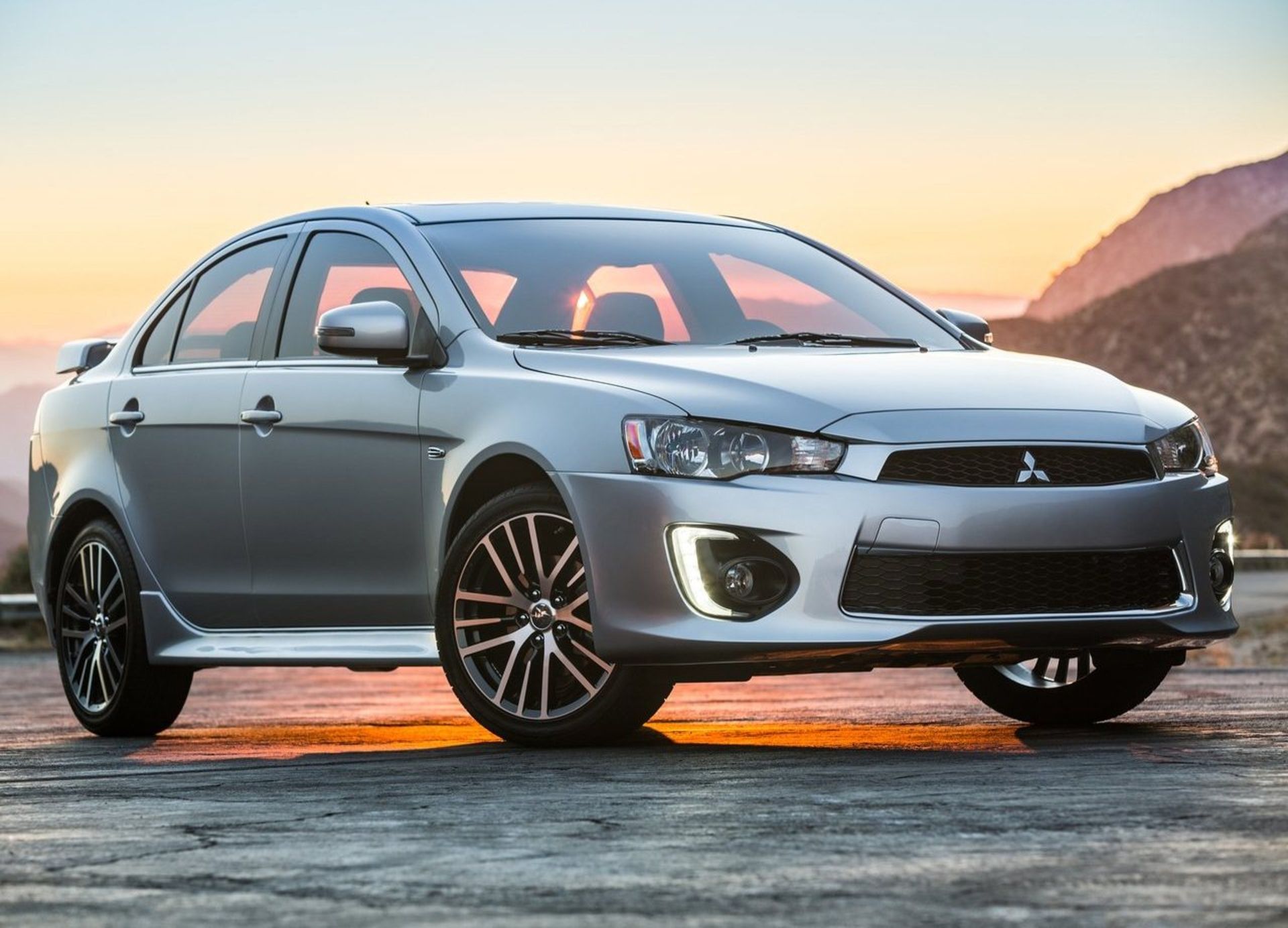 میتسوبیشی لنسر 2.4   mitsubishi lancer GT 2017