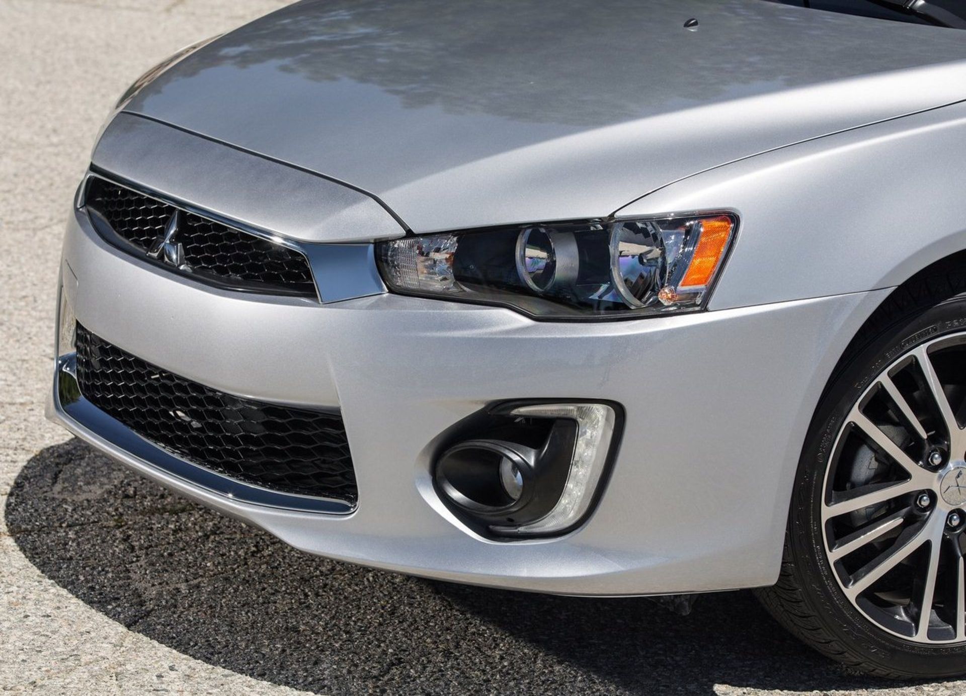 میتسوبیشی لنسر 2.4   mitsubishi lancer GT 2017