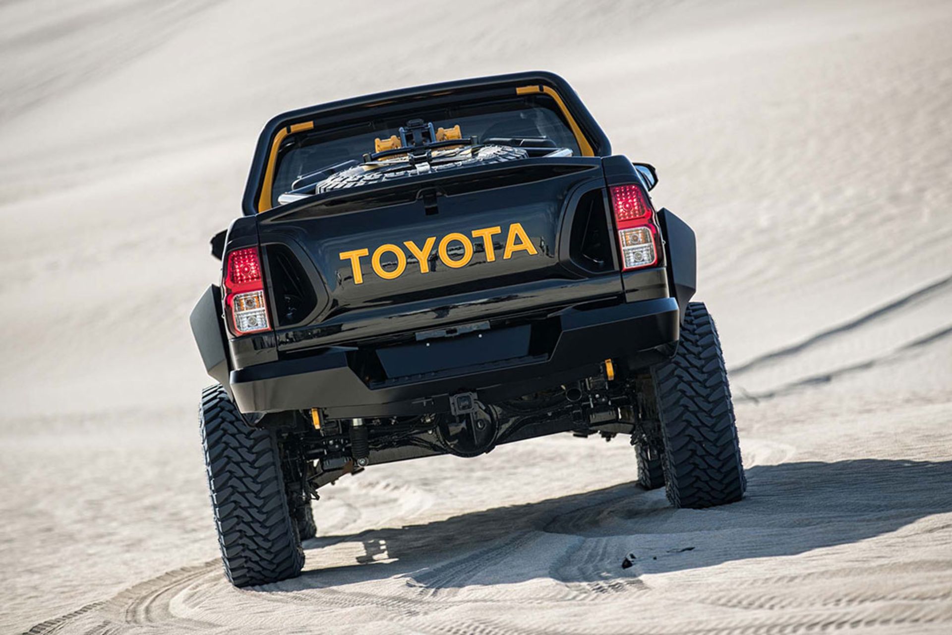 تویوتا هایلوکس تونکا