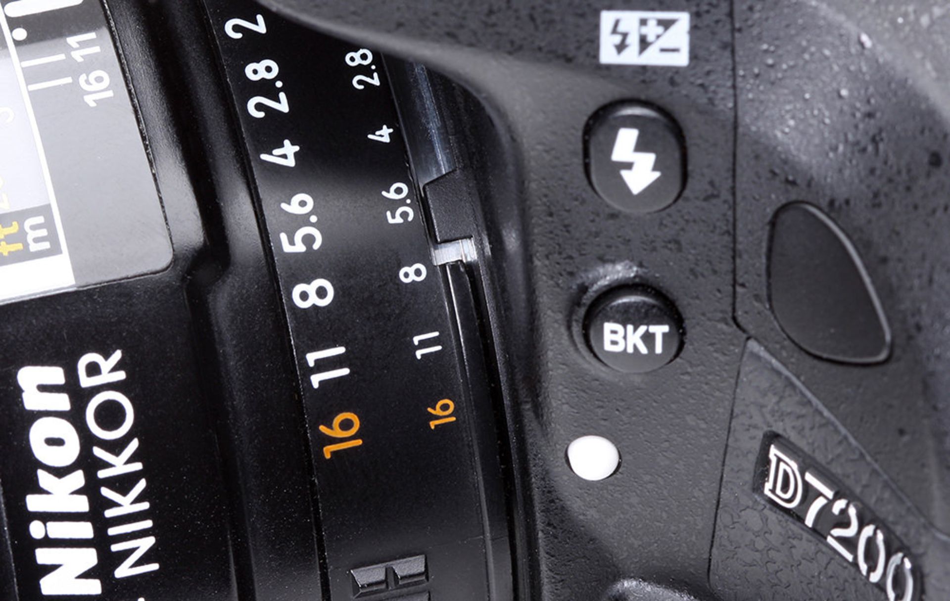 لنز نیکور قدیمی