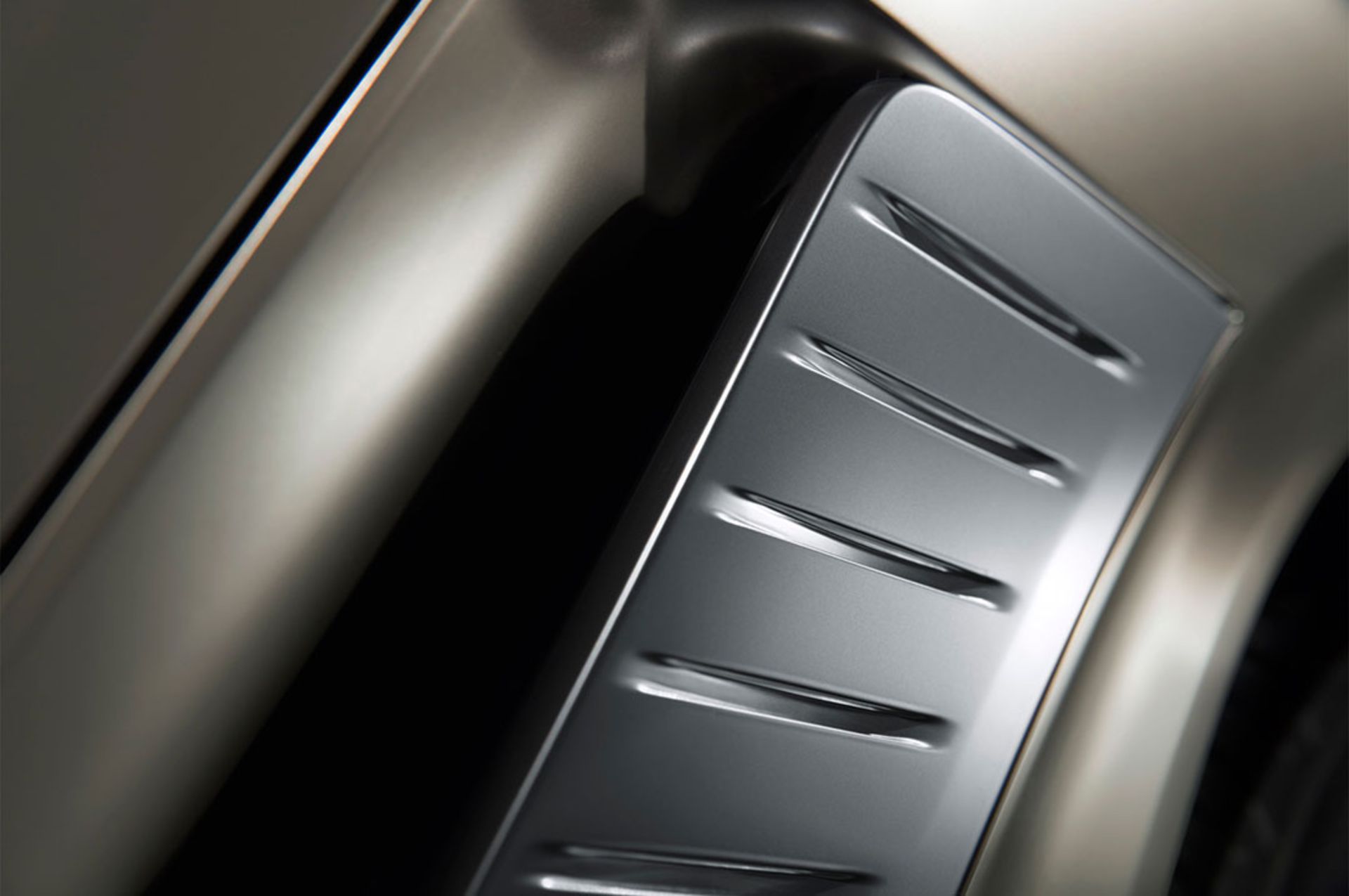 اینفینیتی QX80 مونوگراف