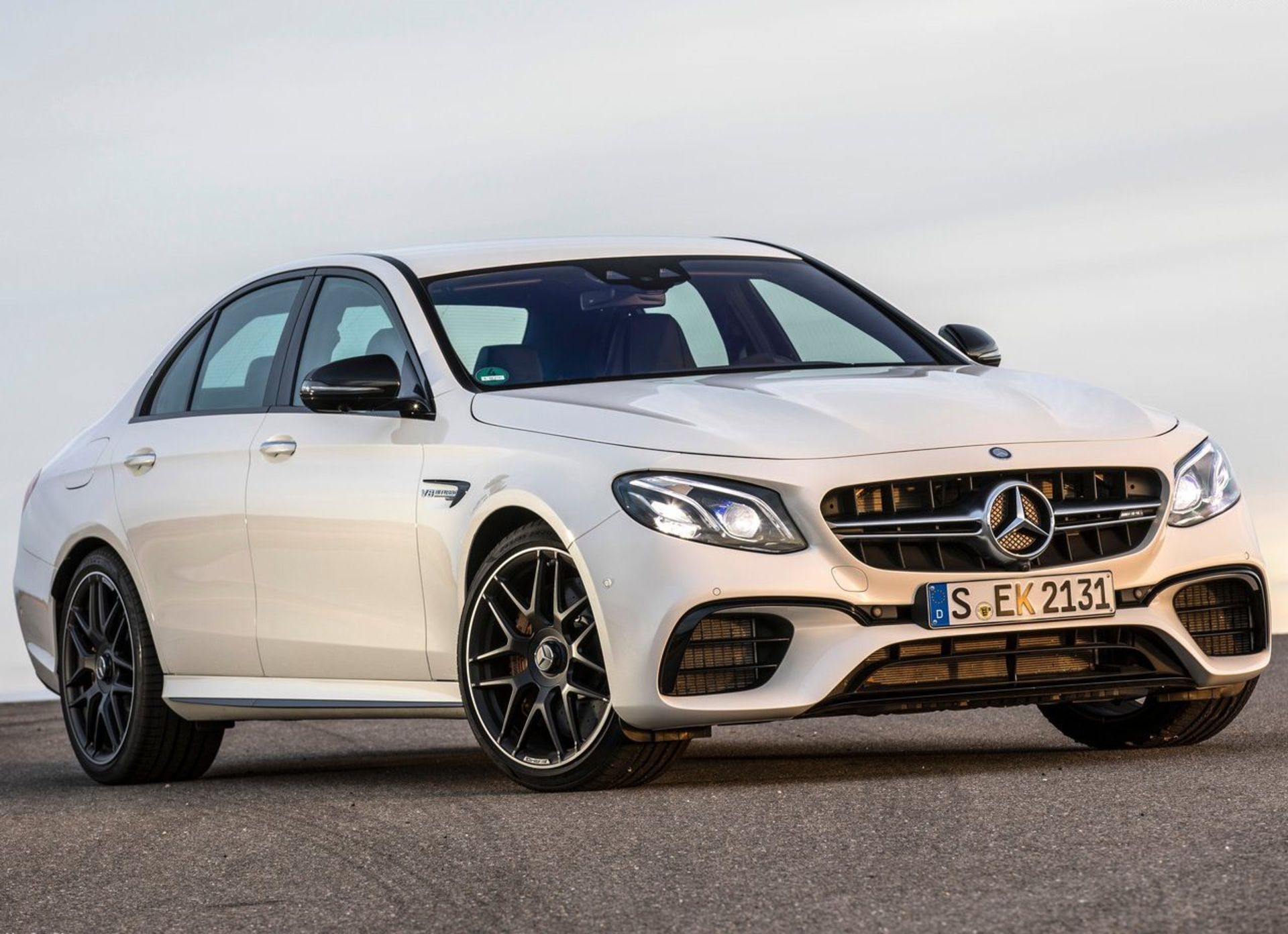 مرسدس  2017 Mercedes Benz AMG E63 S 