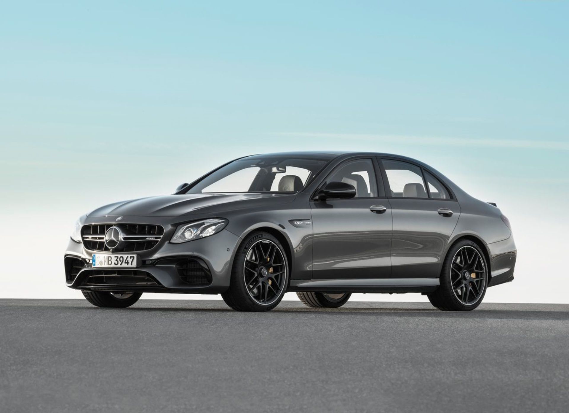 مرسدس  2017 Mercedes Benz AMG E63 S 