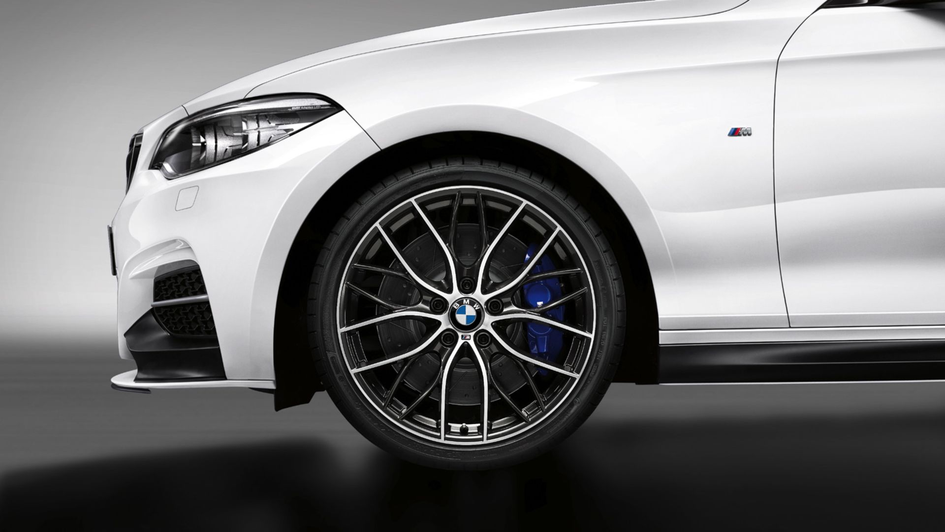 BMW-M240i_Coupe-2018