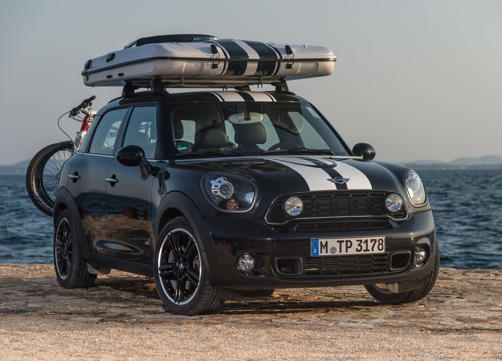 مینی کانتریمن با چادر مسافرتی