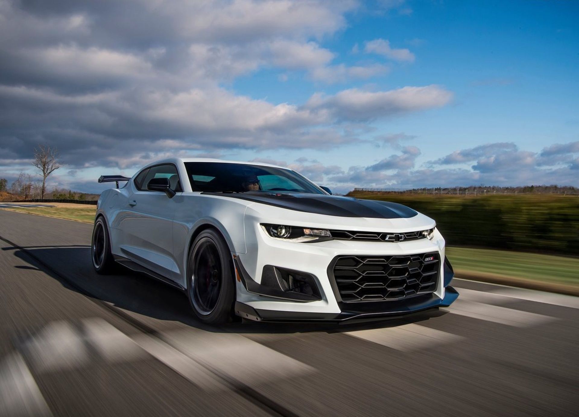 کامارو  Chevrolet camaro Zl1 2017