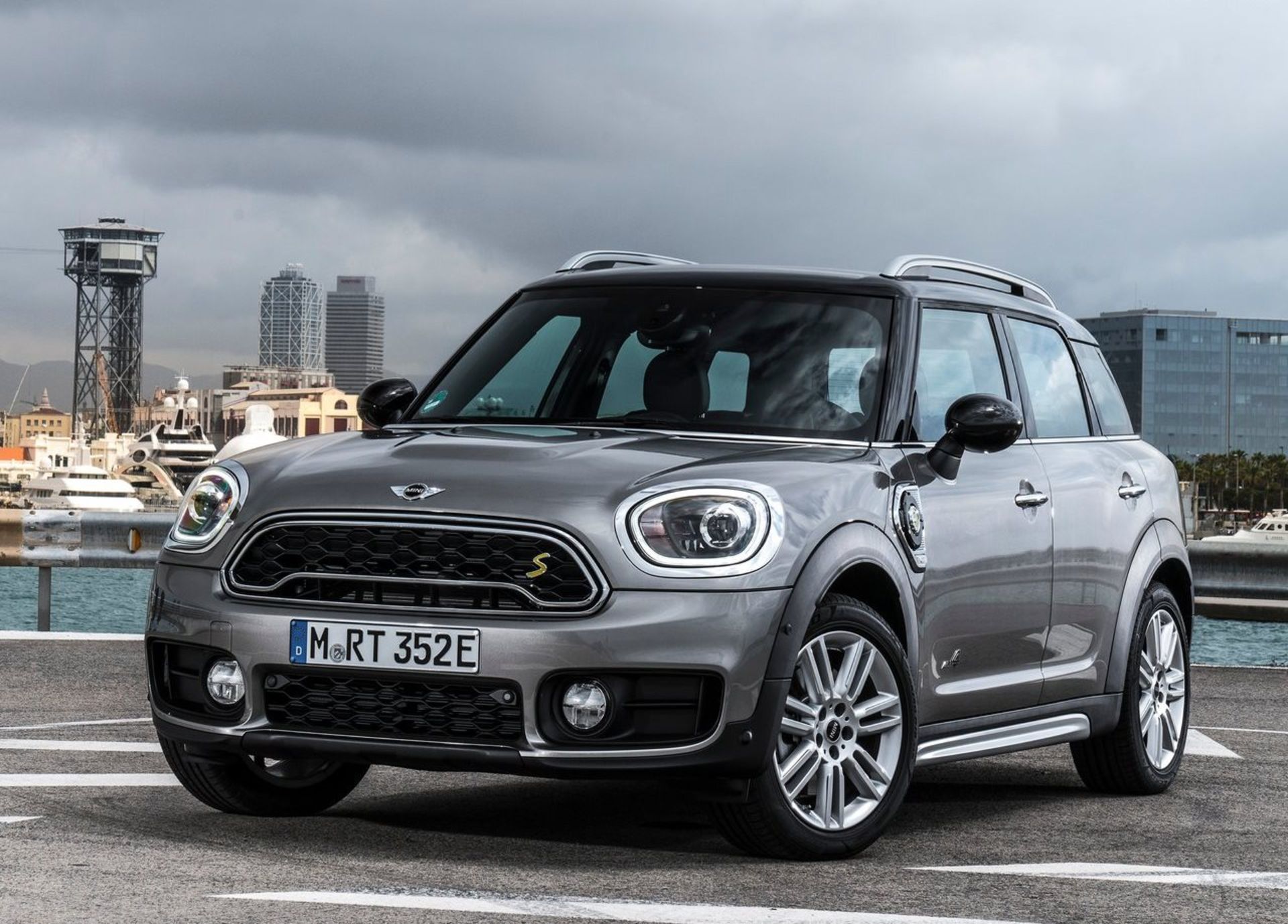 مینی کانتریمن پلاگین Mini Countryman Plug-in Hybrid 2017