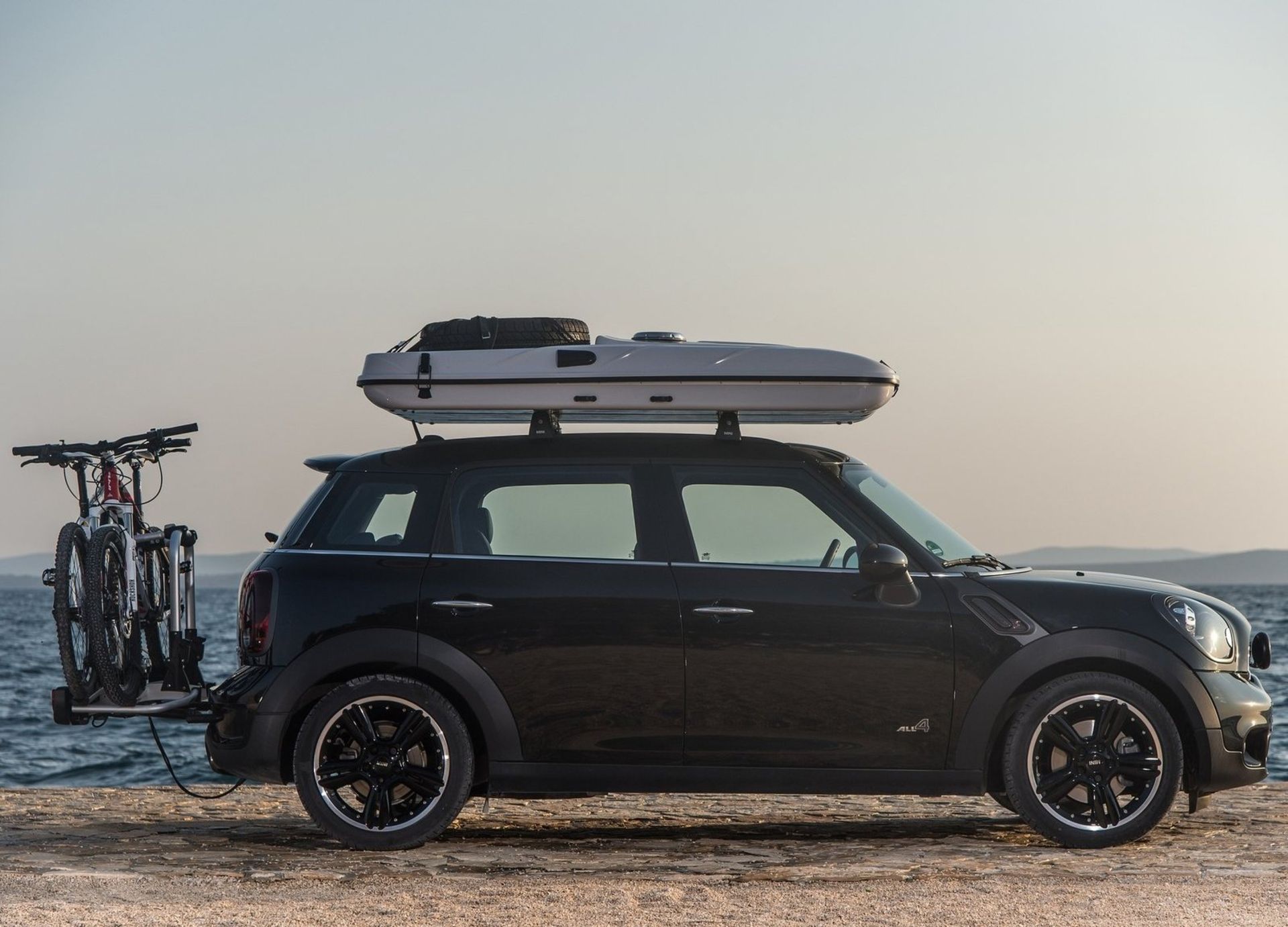 مینی کانتریمن با چادر مسافرتی