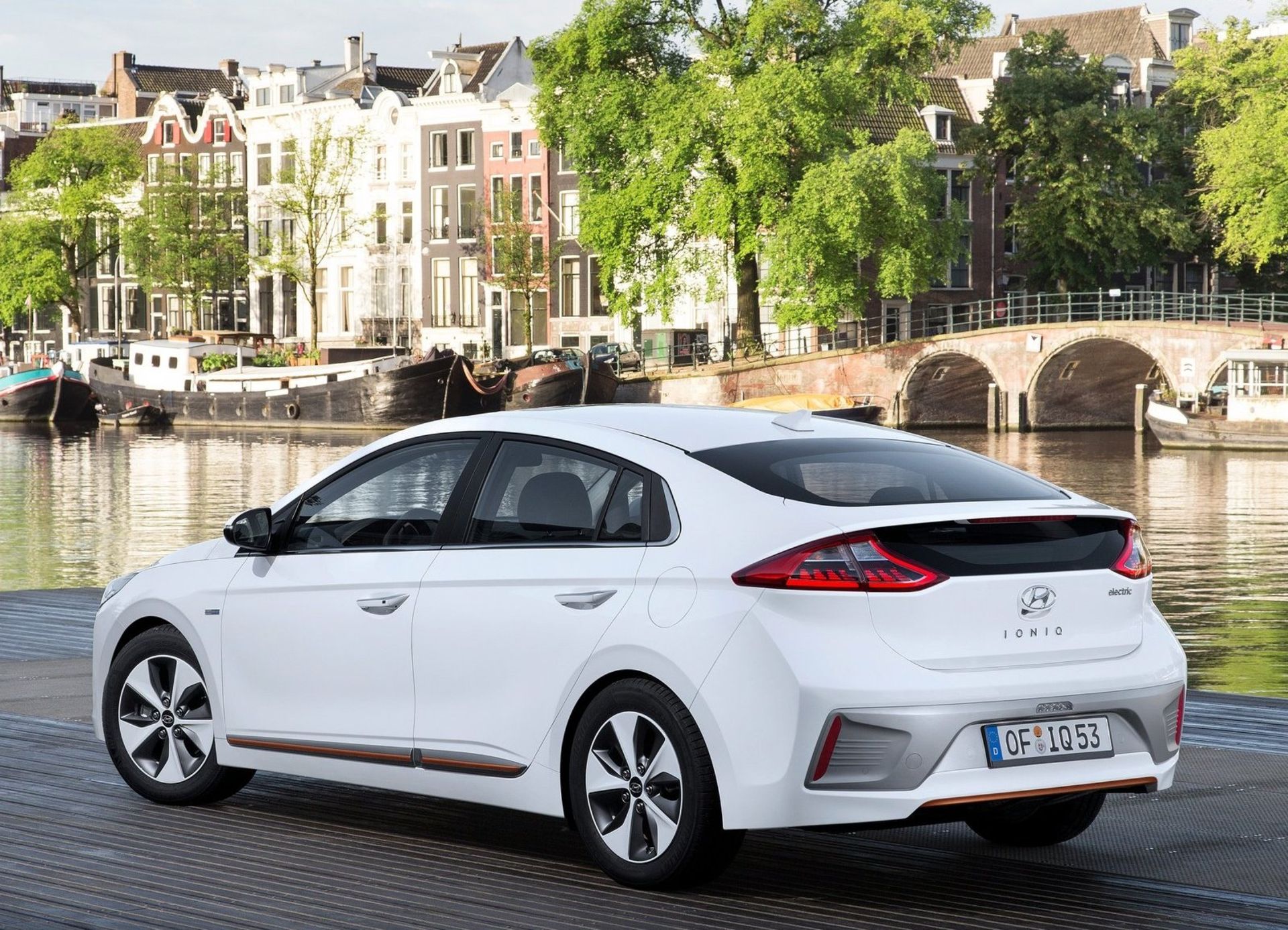 هیوندای آیونیک Hyundai ioniq 2017