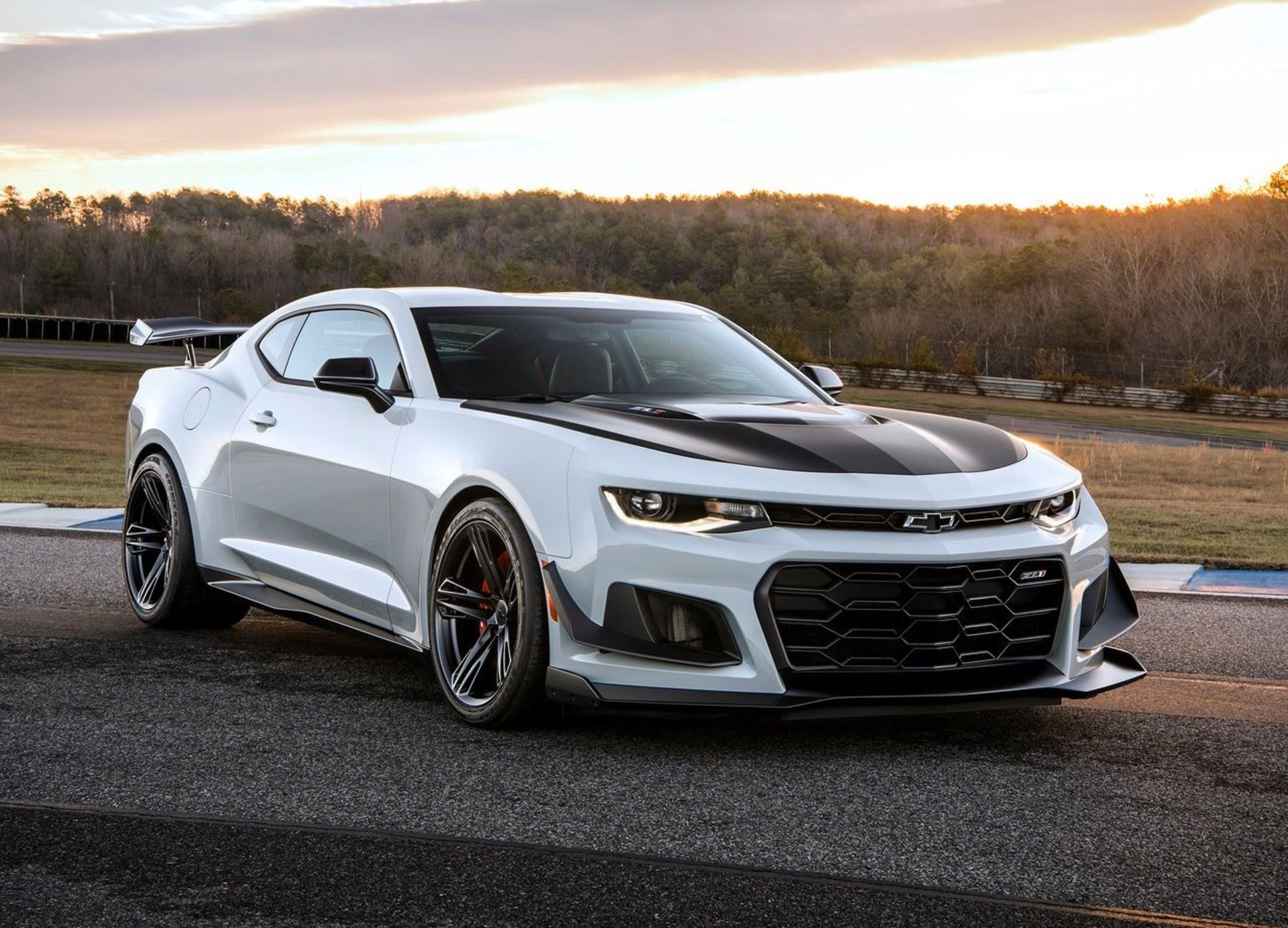کامارو  Chevrolet camaro Zl1 2017