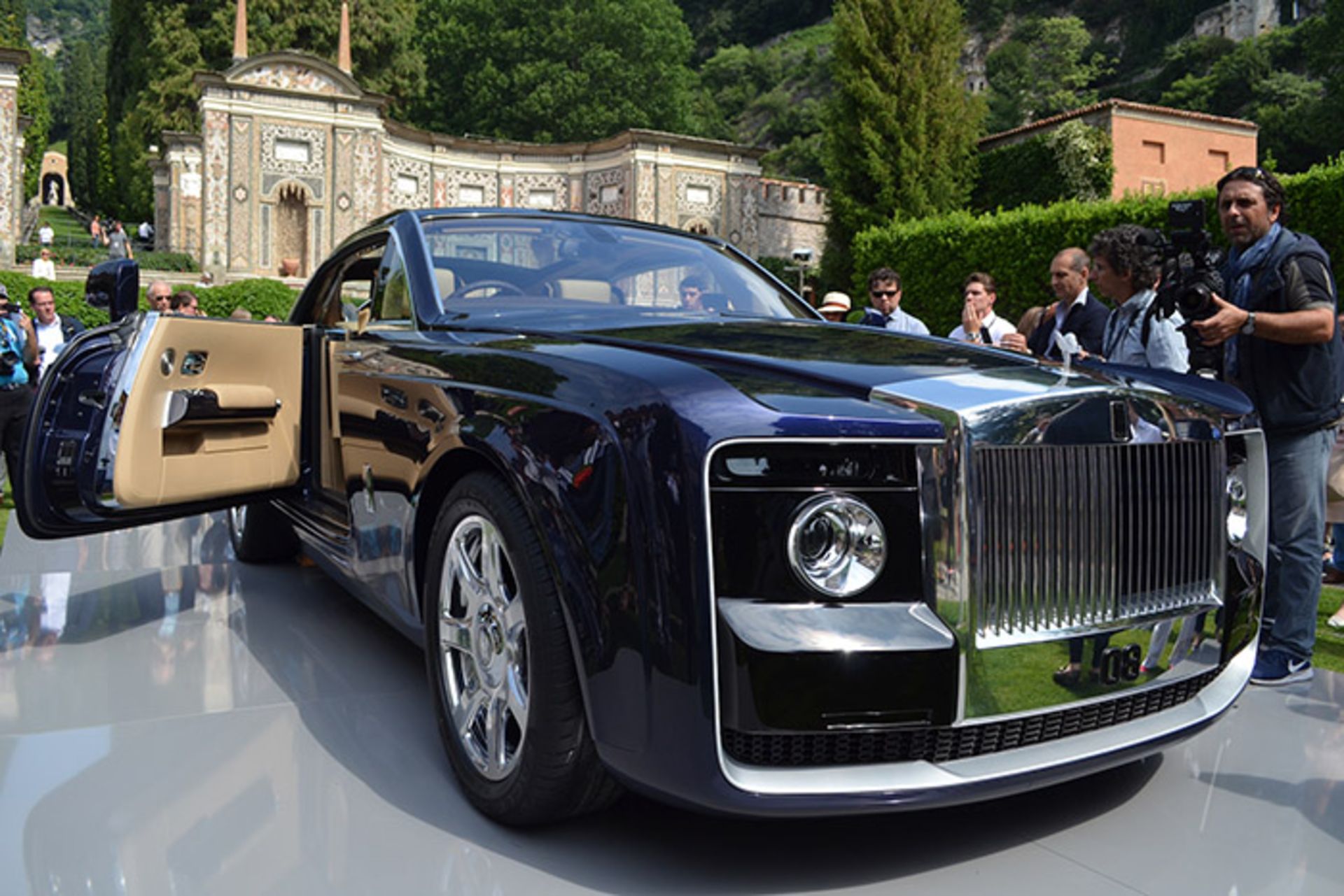 رولزرویس سوئیپ تیل 2017 Rolls-Royce Sweptail  