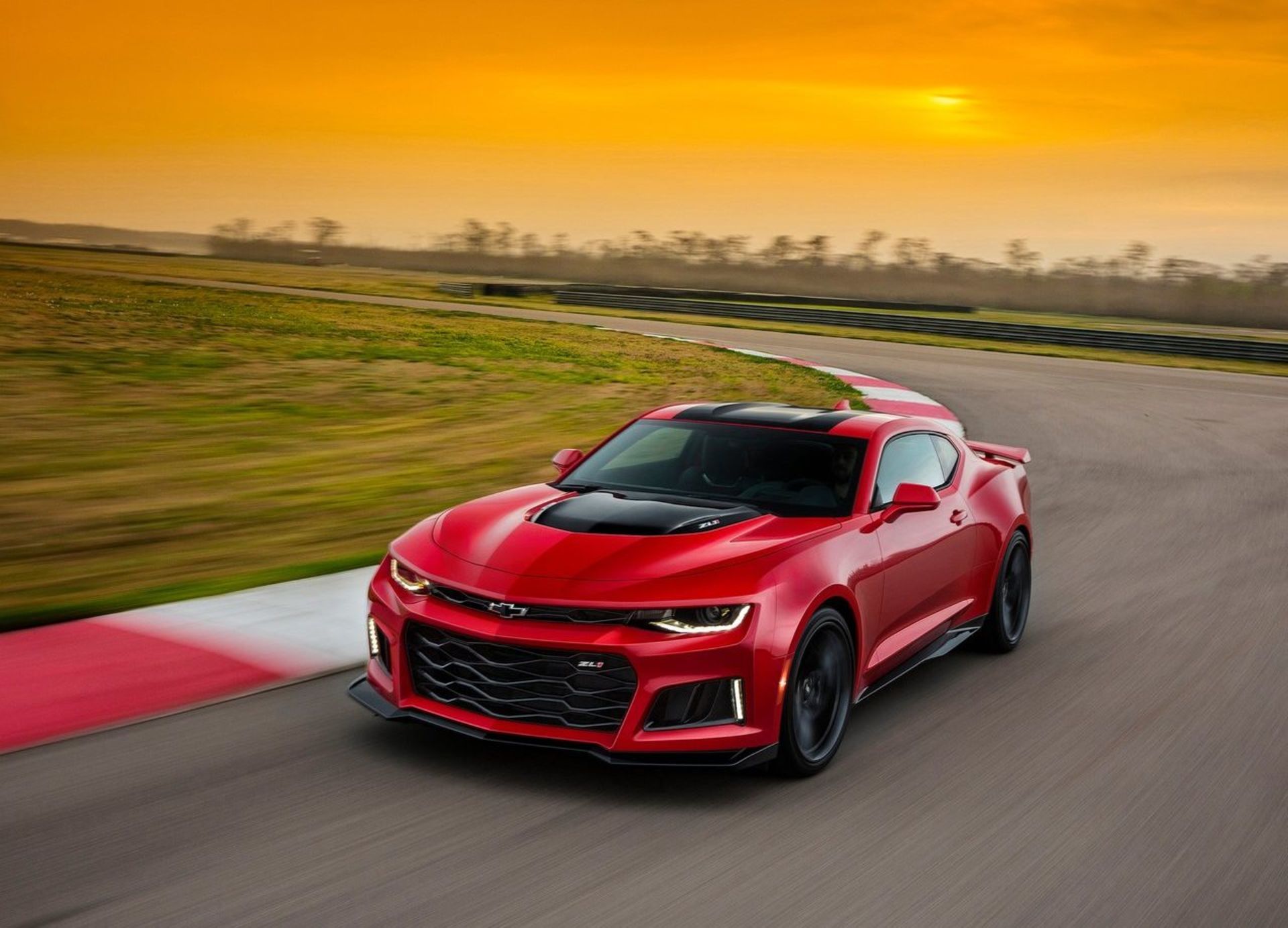 کامارو  Chevrolet camaro Zl1 2017