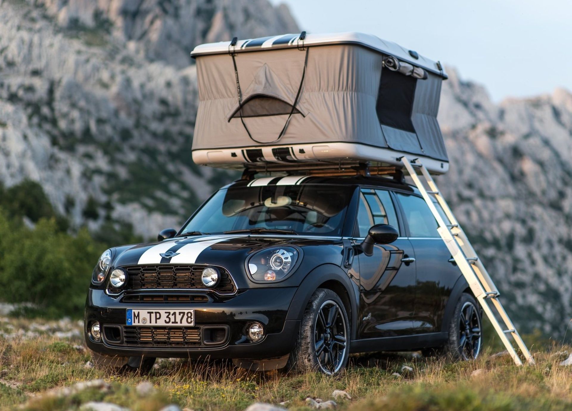 مینی کانتریمن با چادر مسافرتی