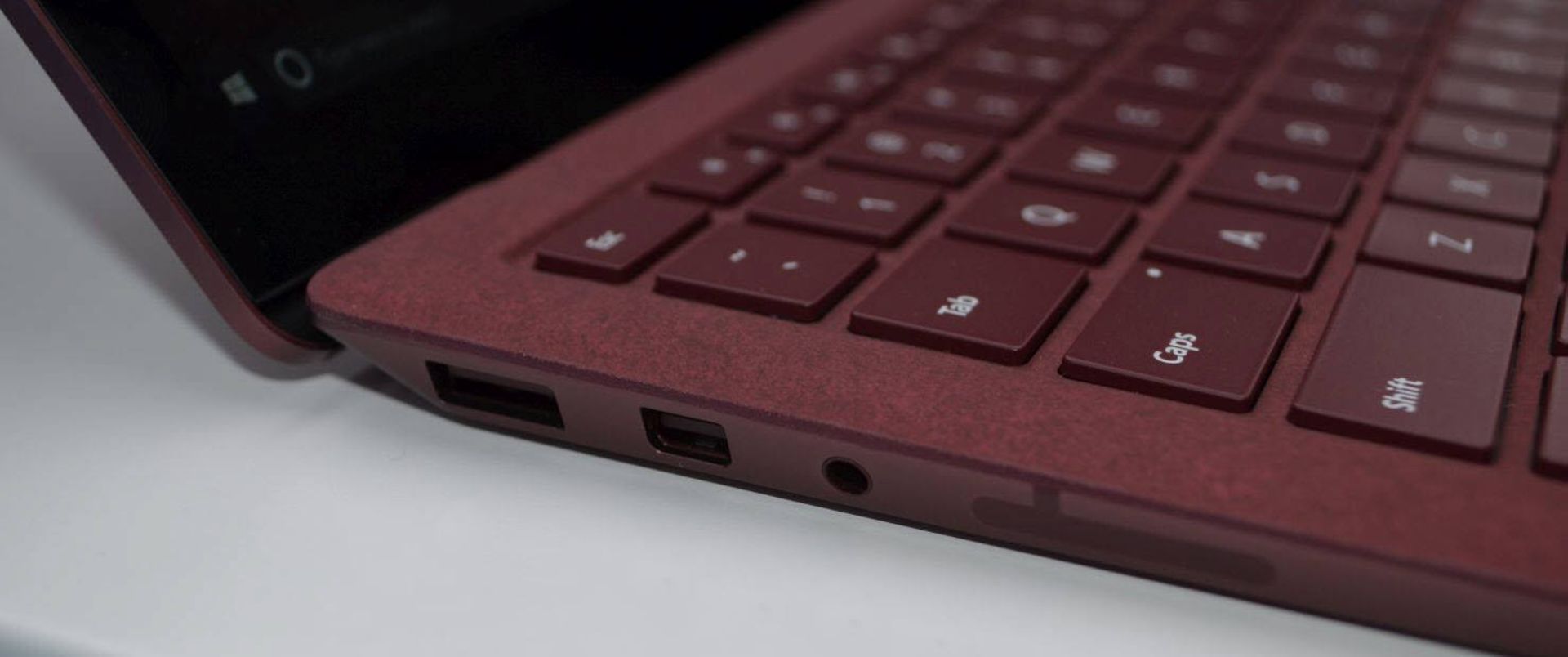 پورت های سرفیس لپ تاپ