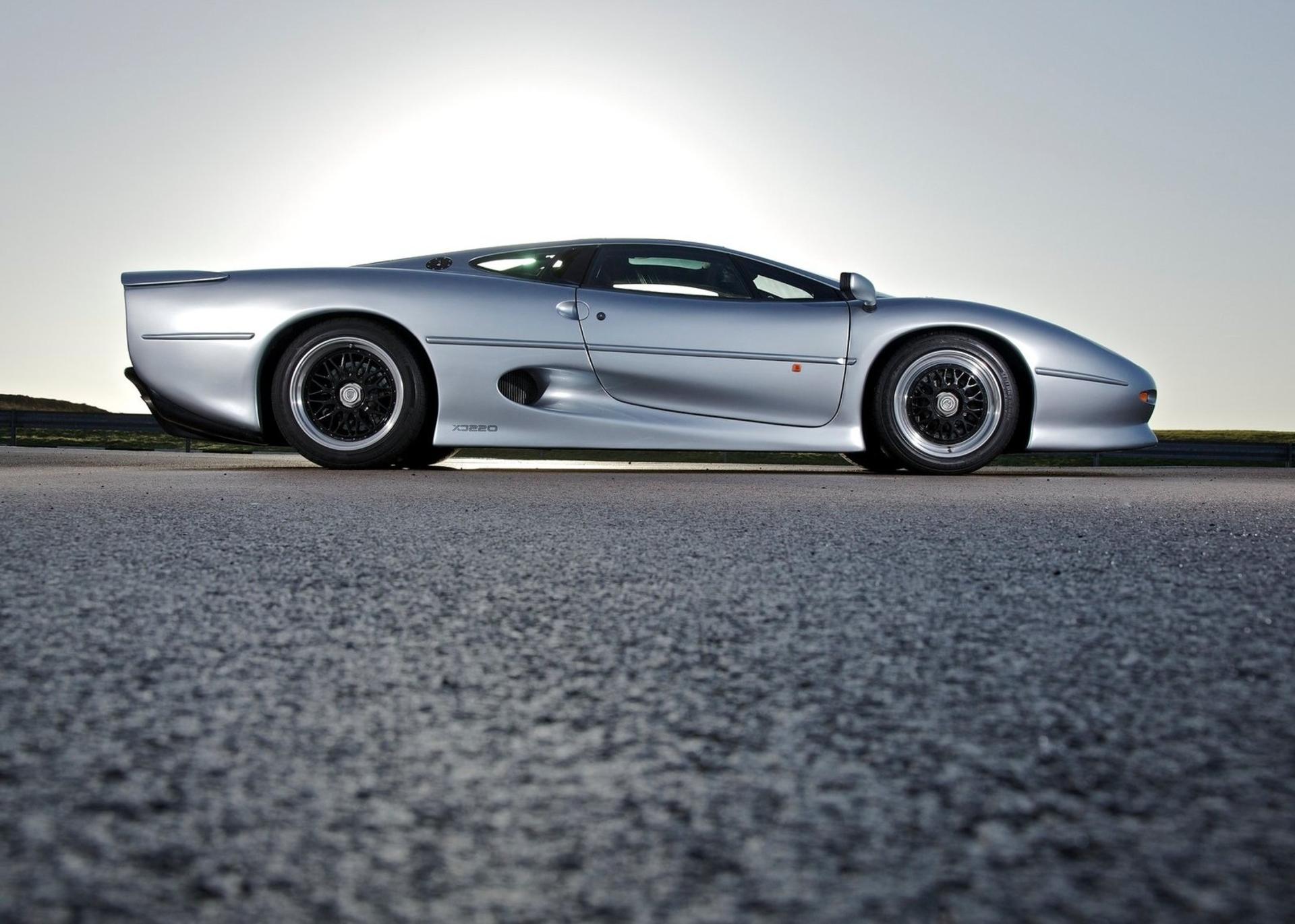 سوپراسپرت جگوار 1992 Jaguar-XJ220