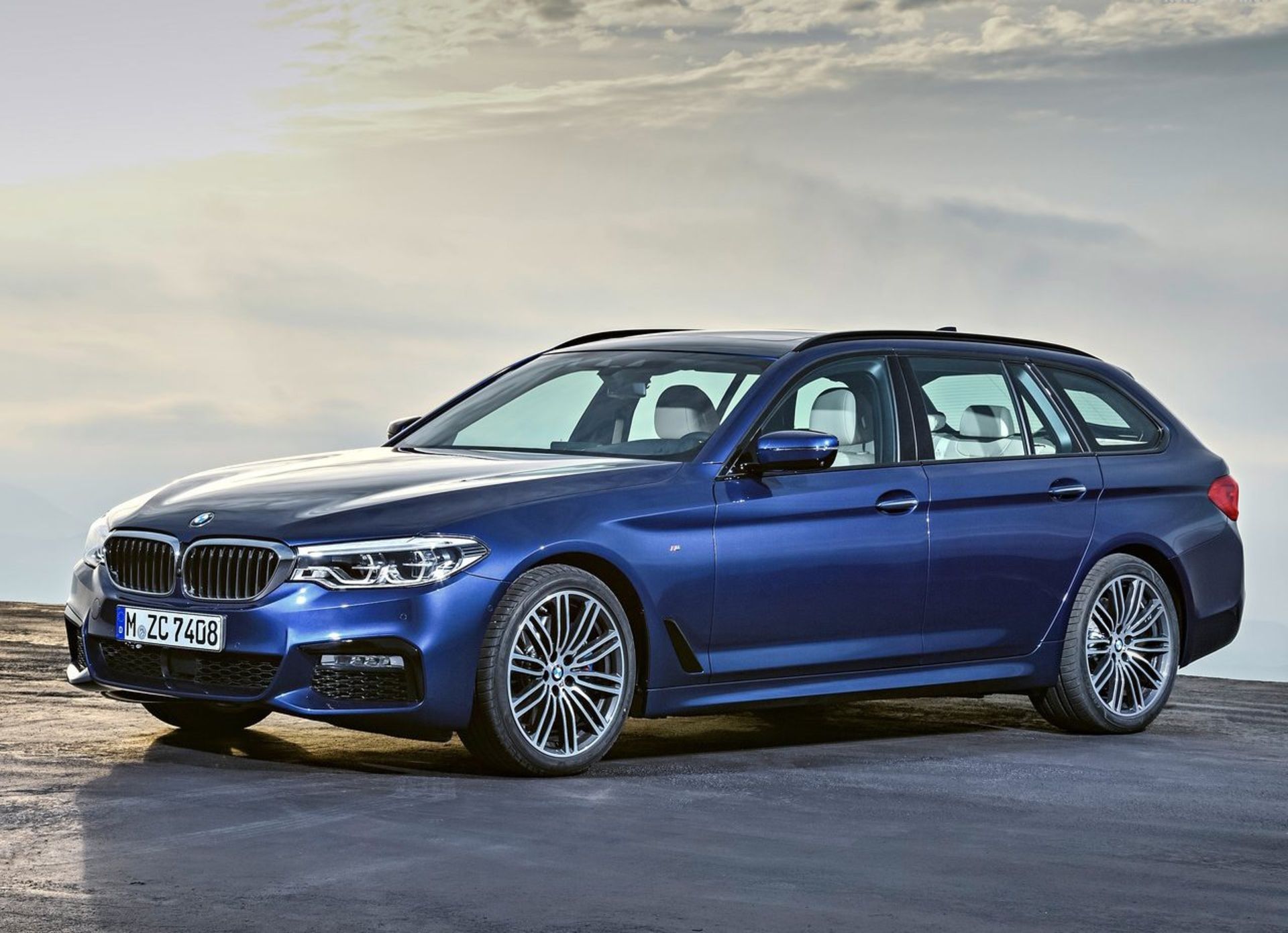 سری 5 استیشن BMW 5-Series Touring 2018