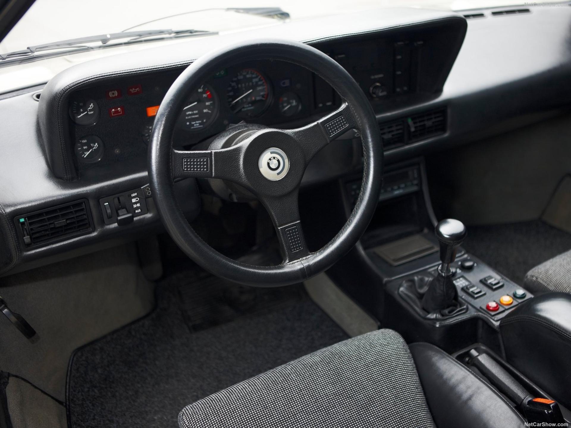 سوپر اسپرت بی ام و BMW-M1-1977