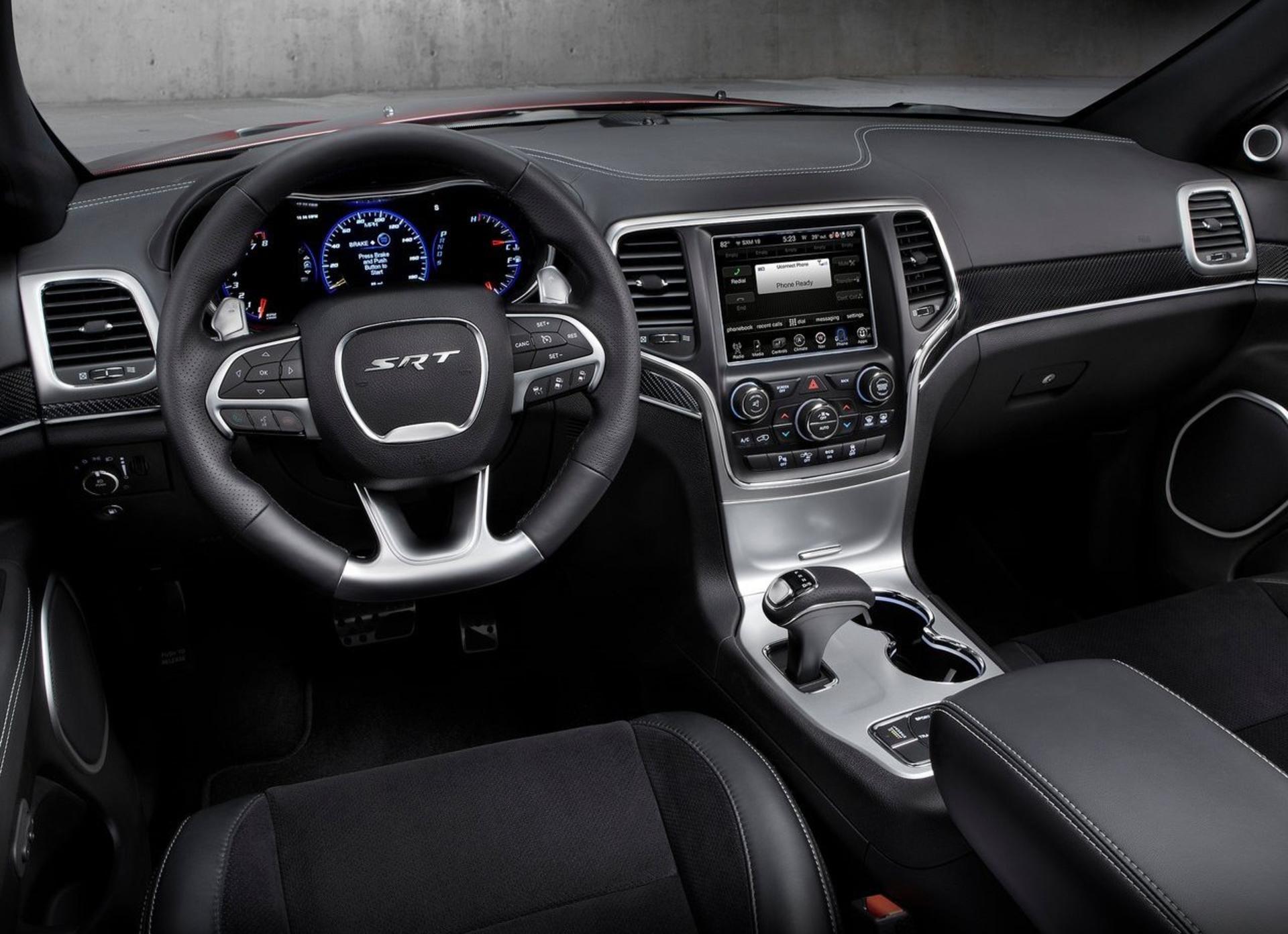 جیپ گرند چروکیJeep grand chrokee SRT