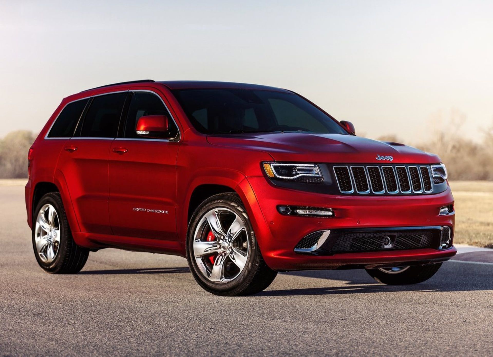 جیپ گرند چروکیJeep grand chrokee SRT