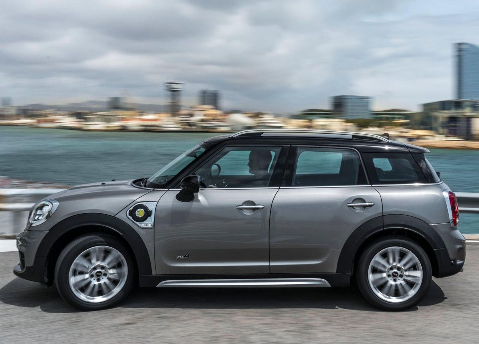 مینی کانتریمن پلاگین Mini Countryman Plug-in Hybrid 2017