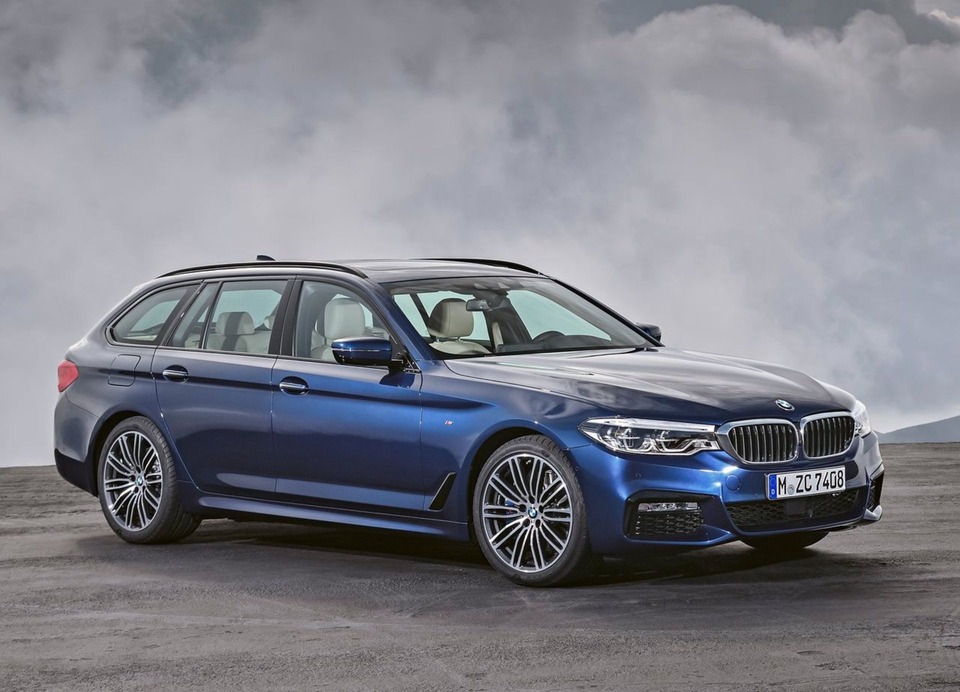 سری 5 استیشن BMW 5-Series Touring 2018