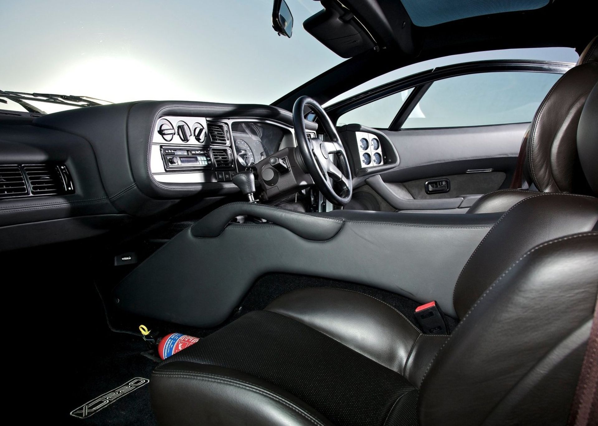 سوپراسپرت جگوار 1992 Jaguar-XJ220