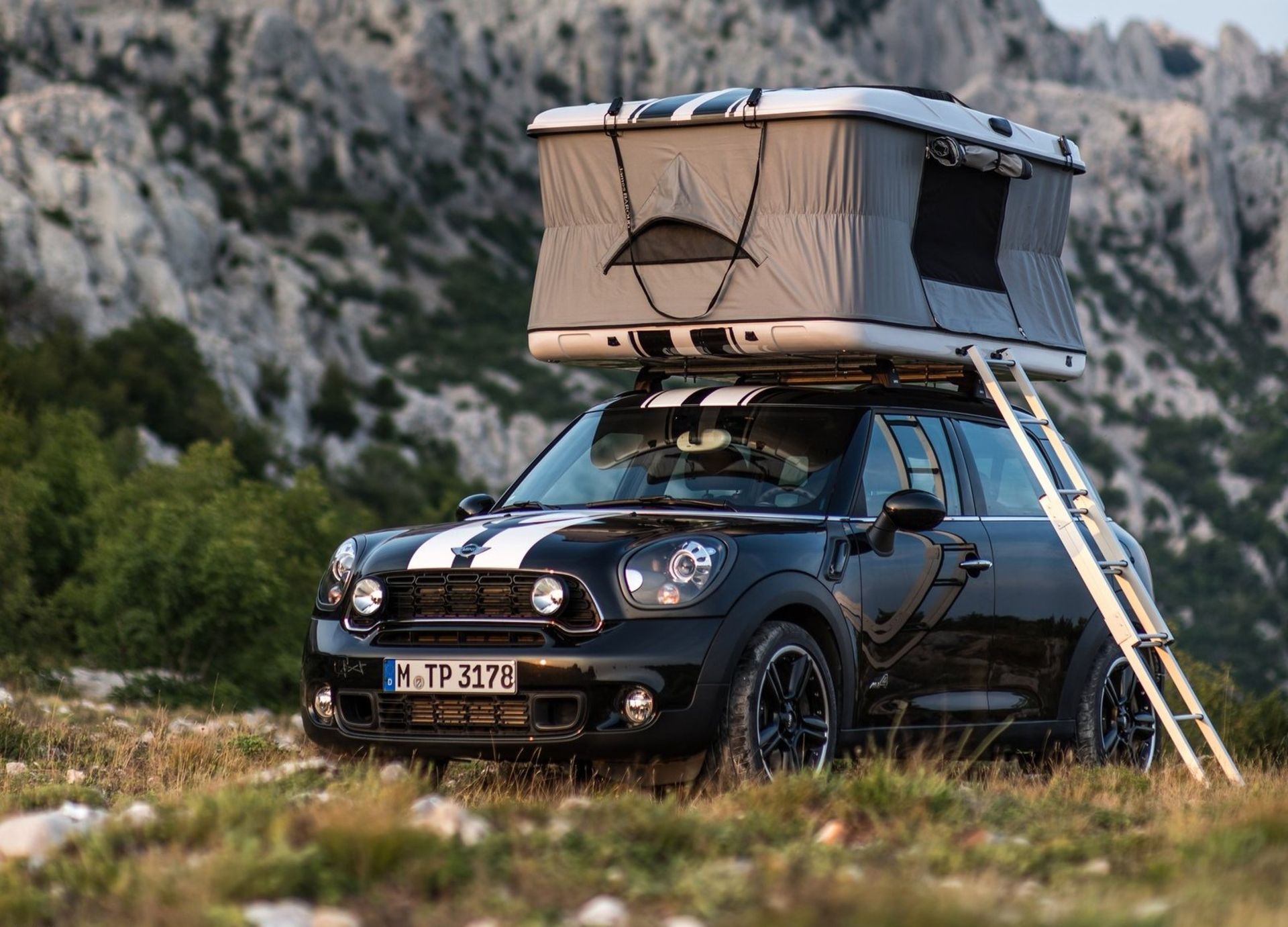 مینی کانتریمن با چادر مسافرتی