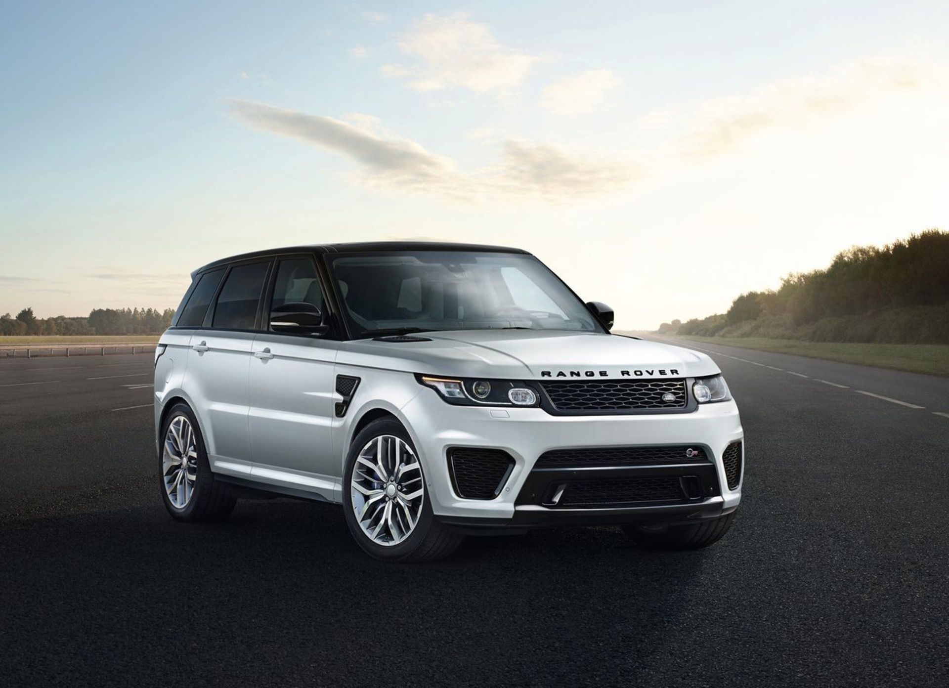 رنجروور 2017  Land rover rang rover SVR