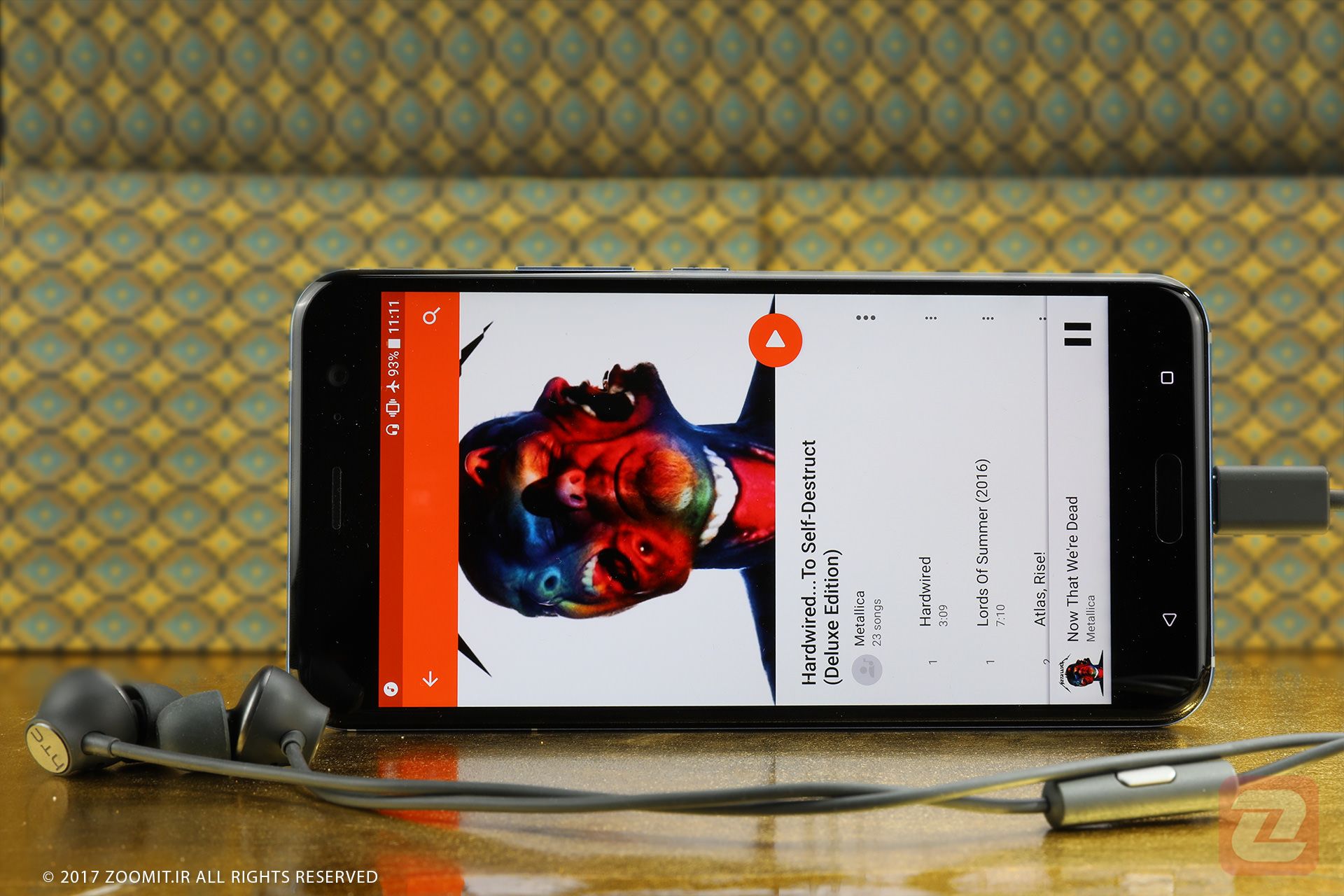 اچ تی سی یو ۱۱ / HTC U11