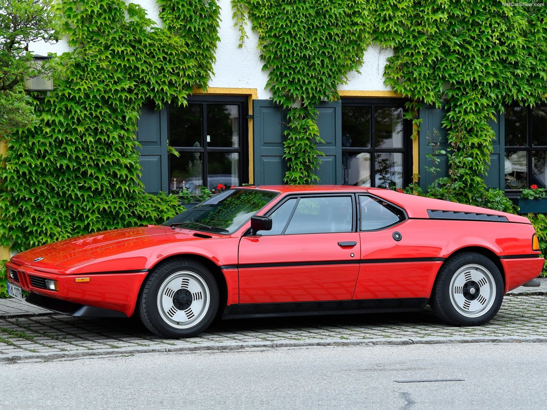 سوپر اسپرت بی ام و BMW-M1-1977