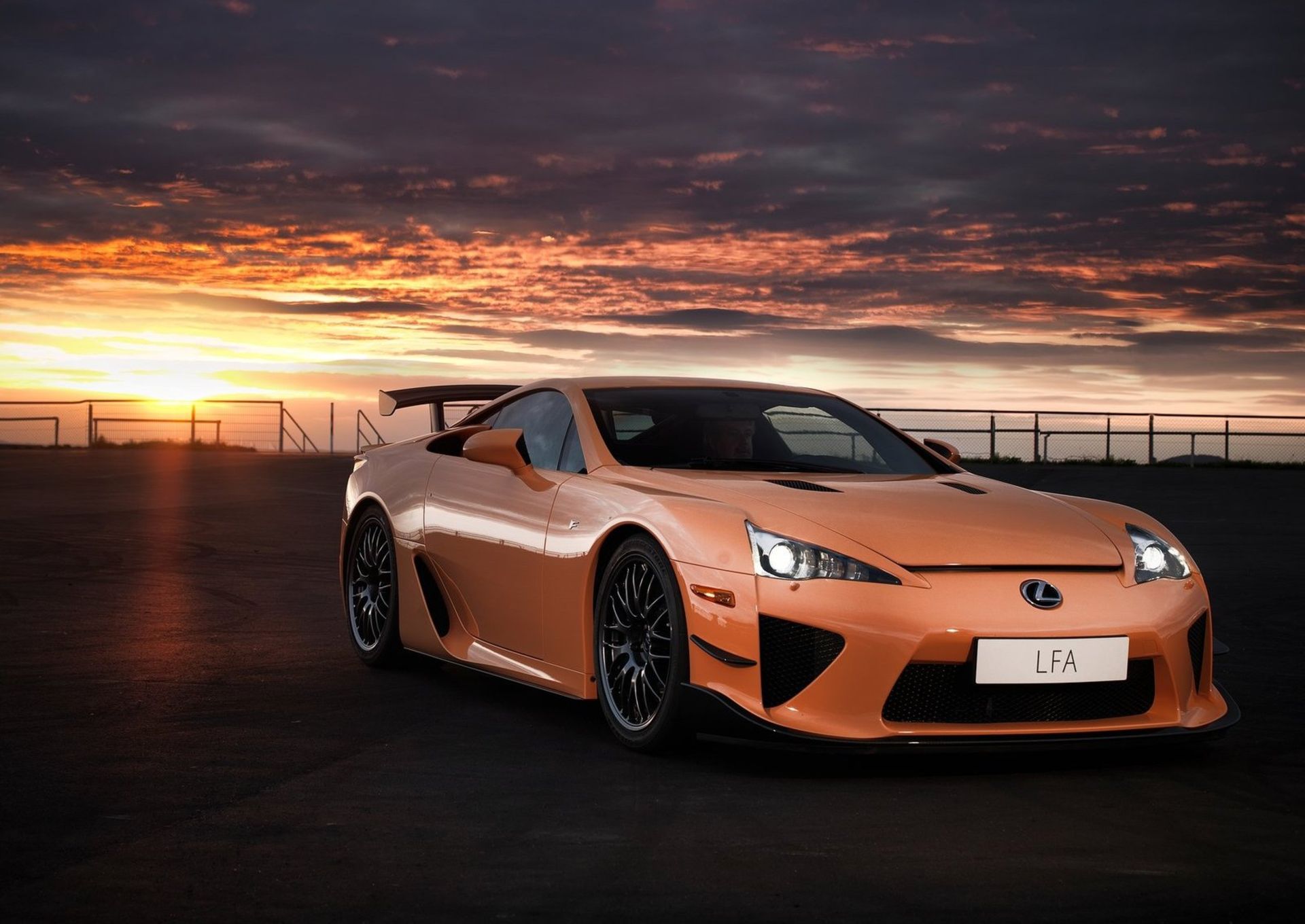 Lexus-LFA-2011