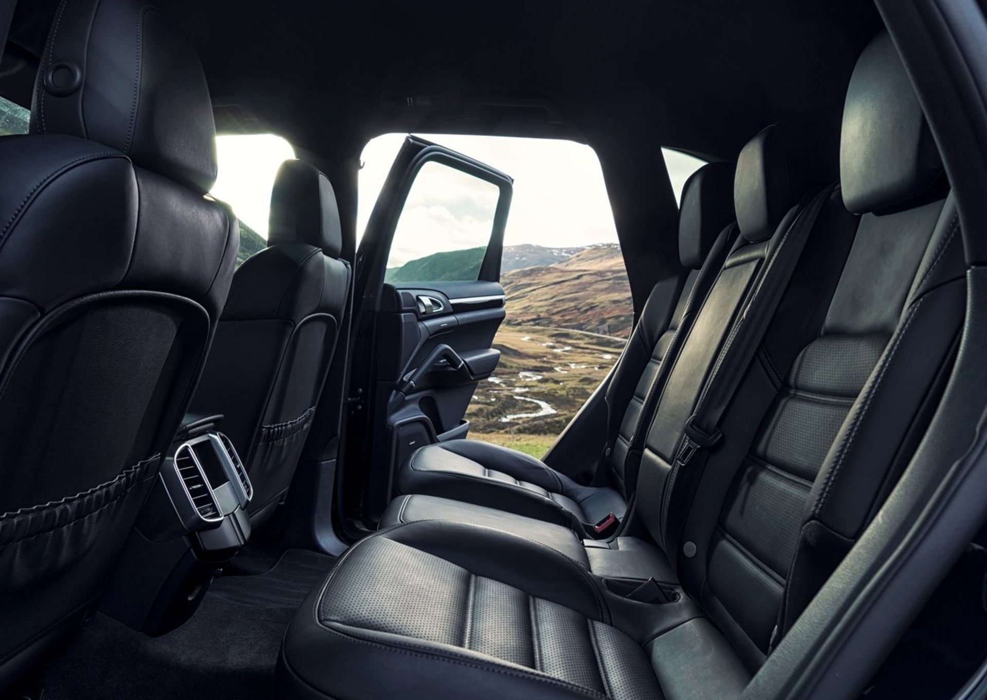 پورشه کاین Porsche Cayenn