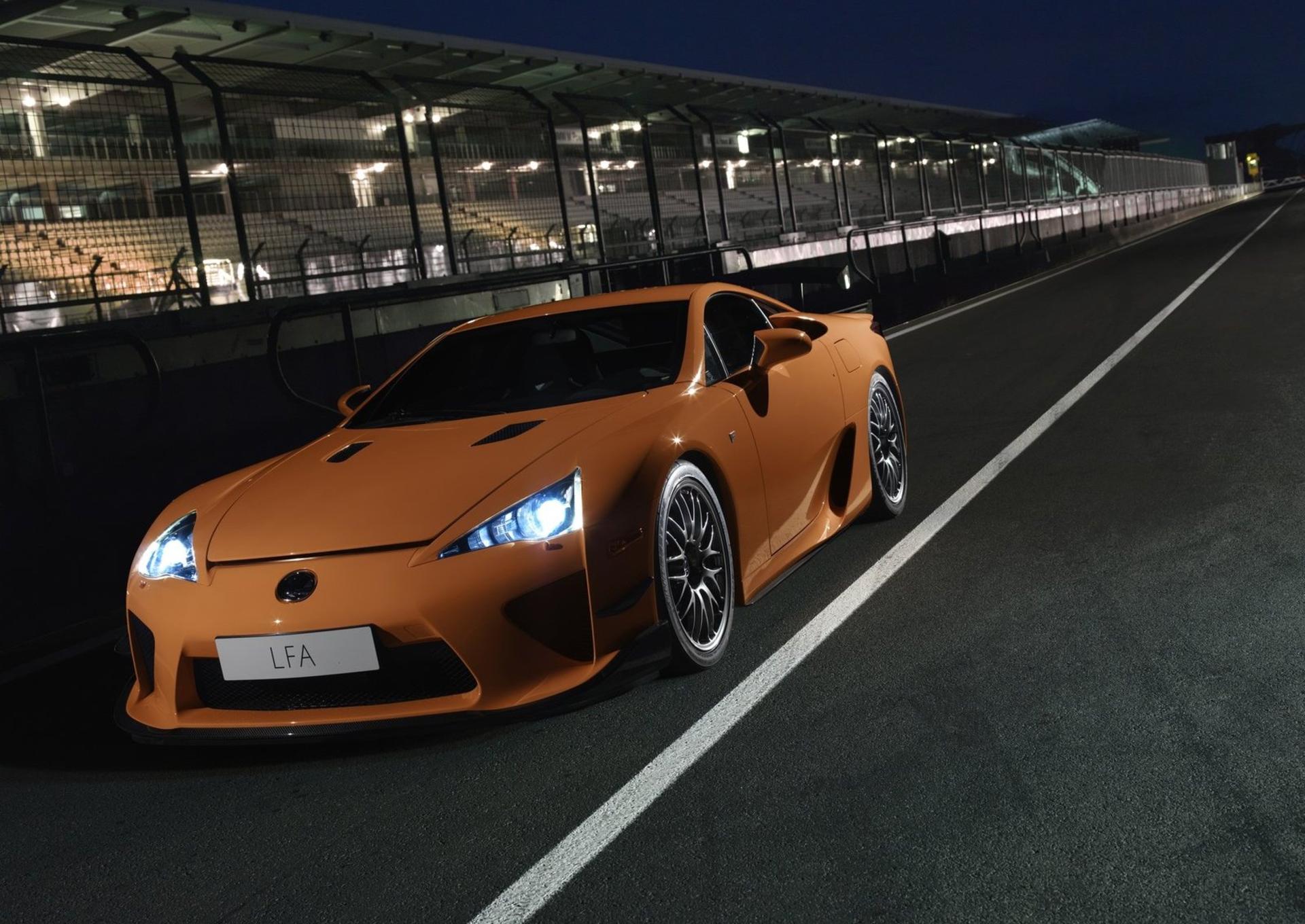 Lexus-LFA-2011