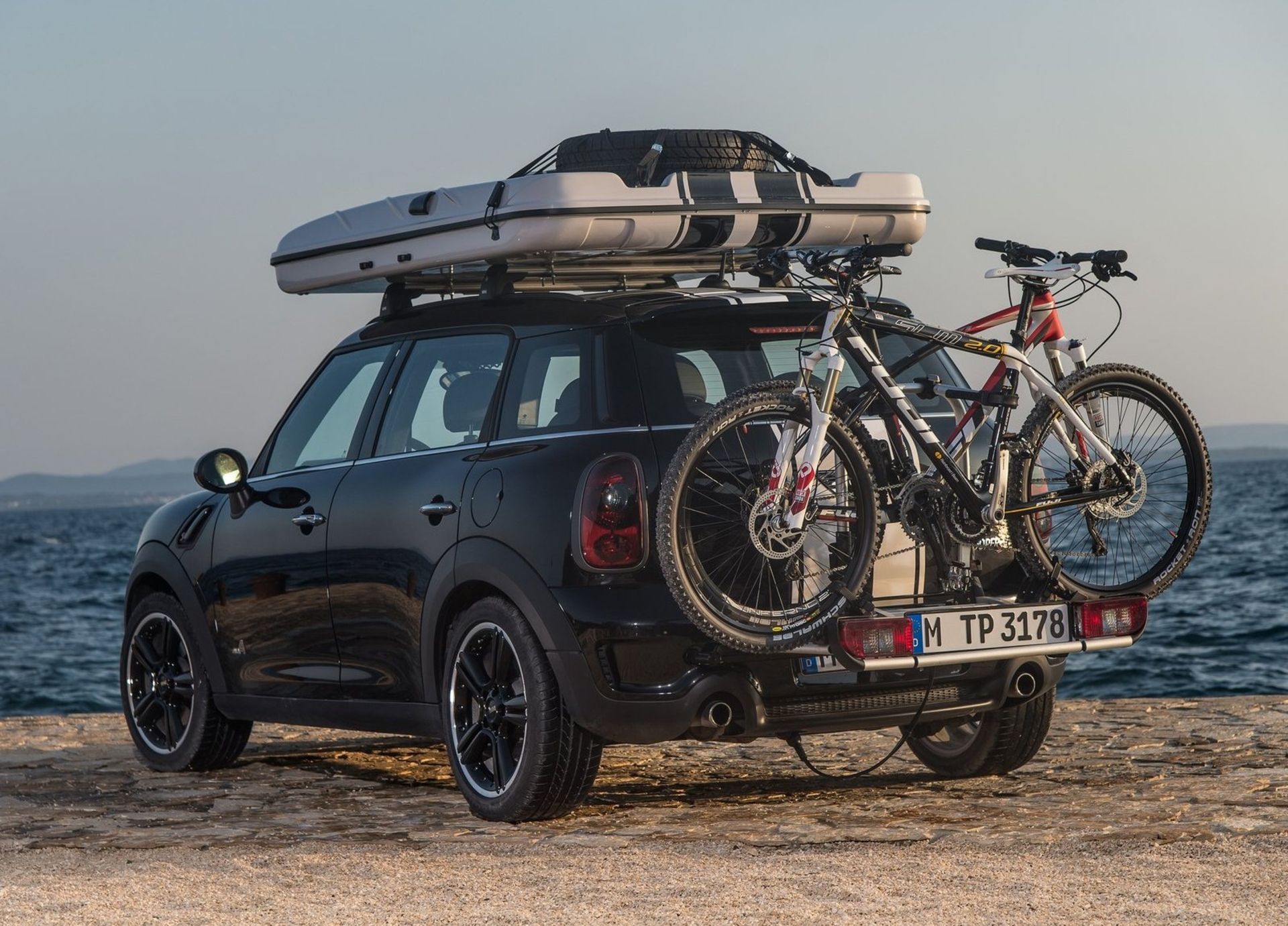 مینی کانتریمن با چادر مسافرتی