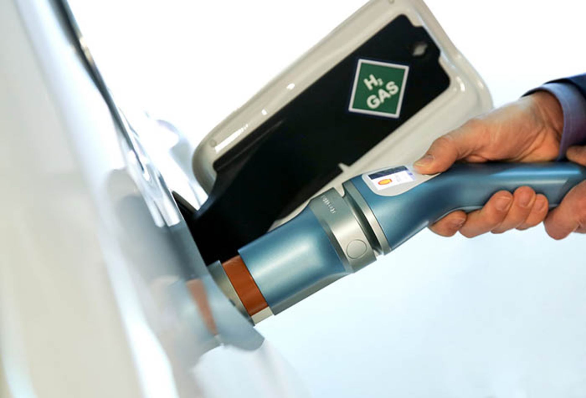 جایگاه سوختی هیدروژنی شل و بی ام و 