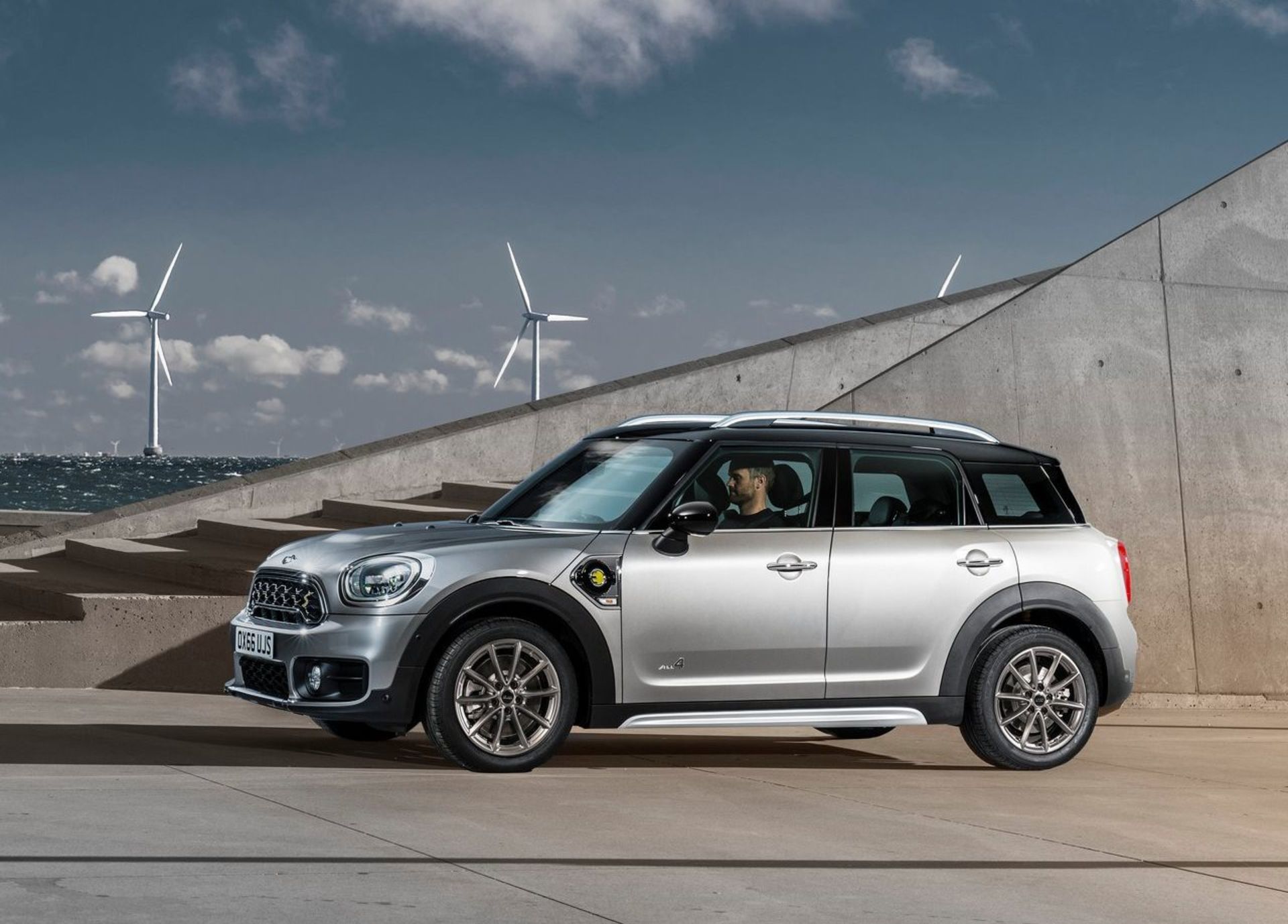 مینی کانتریمن پلاگین Mini Countryman Plug-in Hybrid 2017