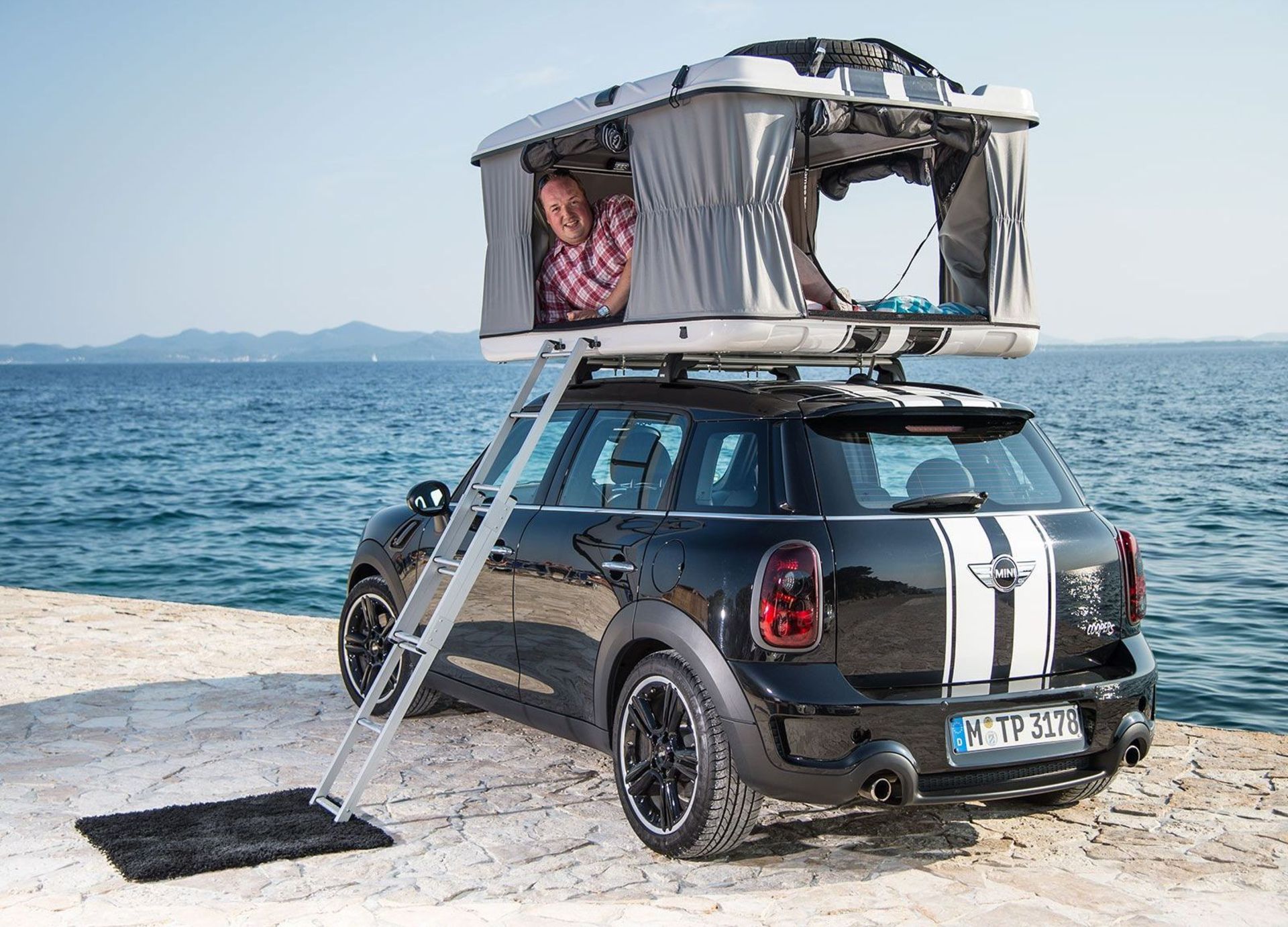 مینی کانتریمن با چادر مسافرتی