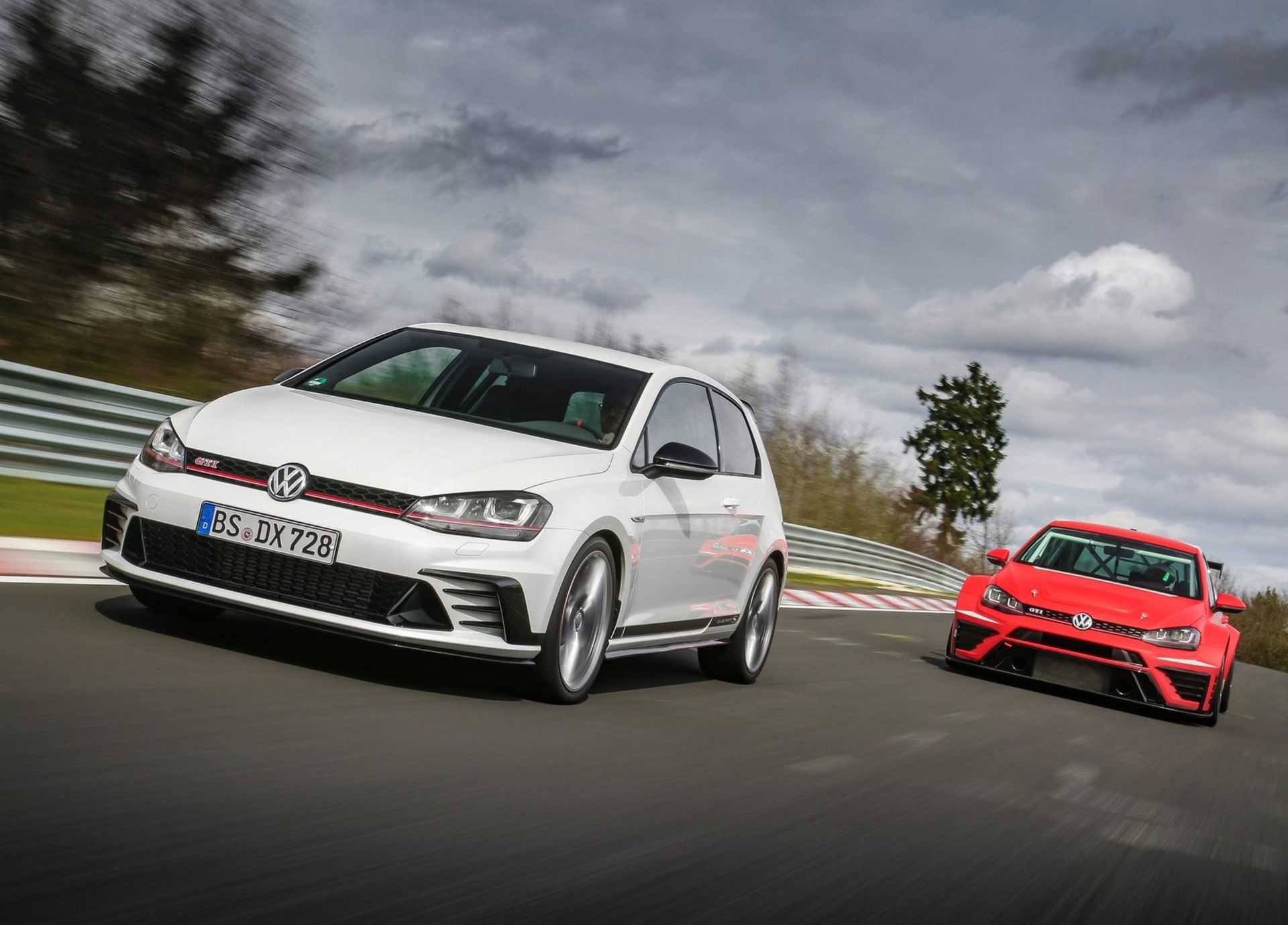 فولکس گلف 2016 Volkswagen-Golf_GTI_Clubsport_S