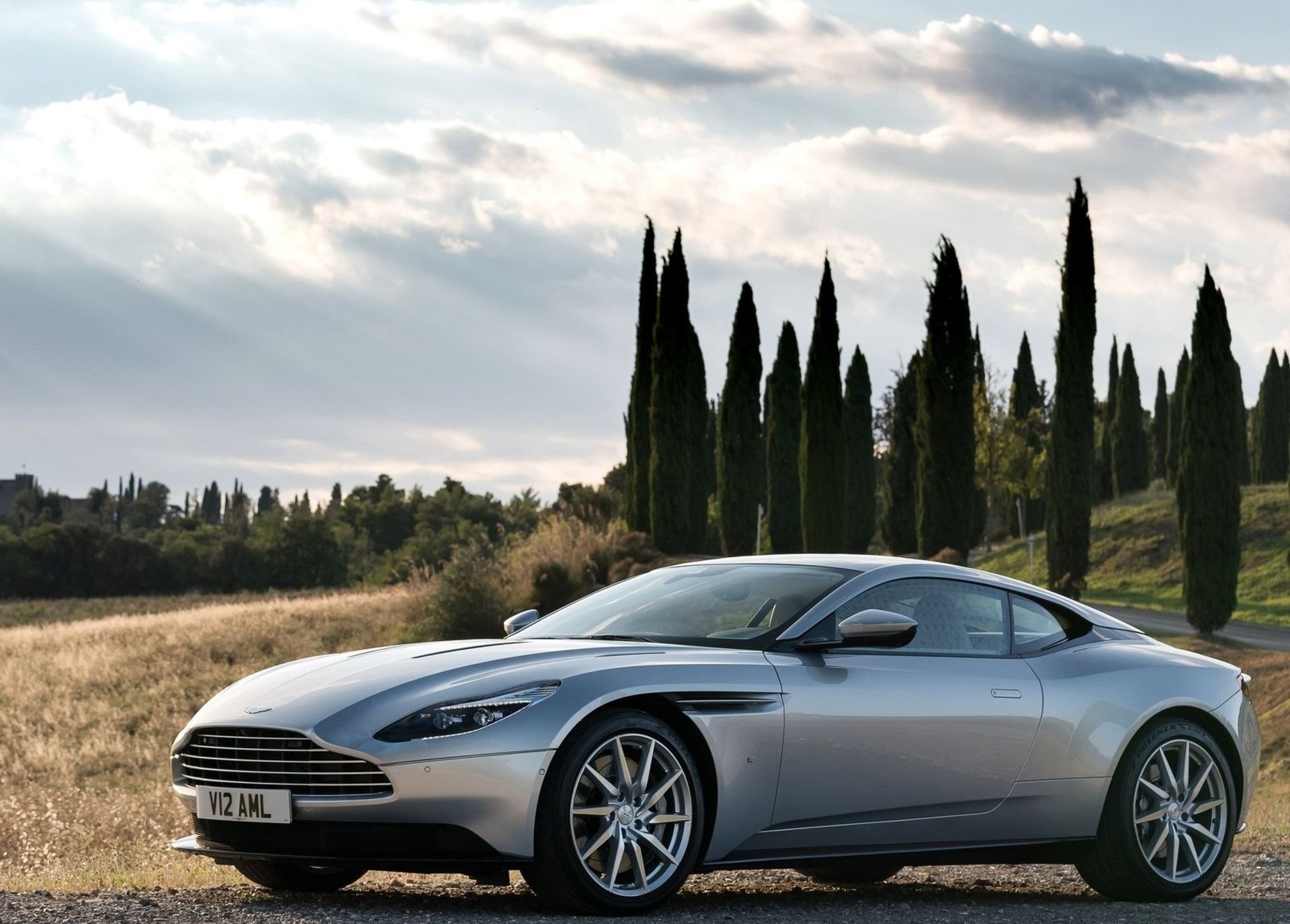 استون مارتین Aston martin DB11