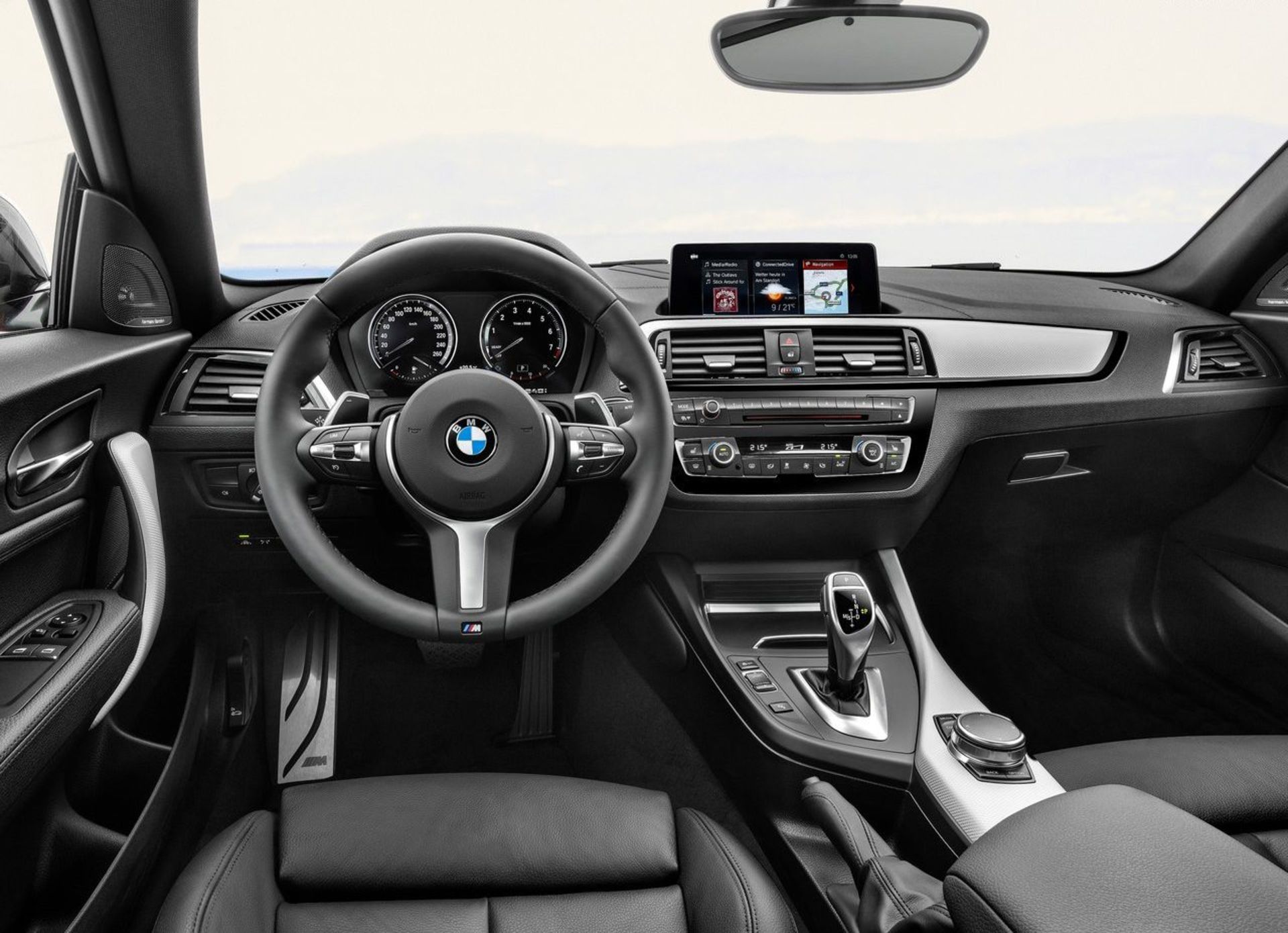 BMW-M240i_Coupe-2018