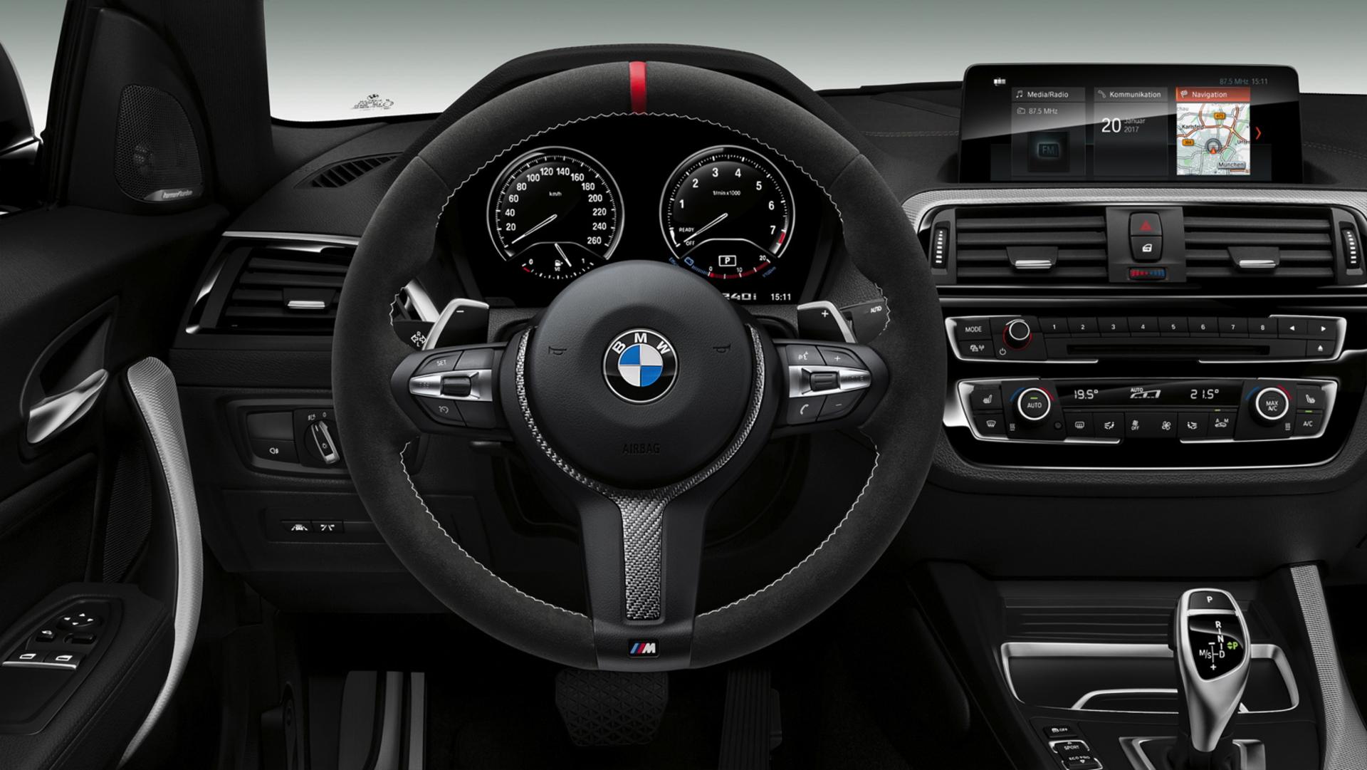 BMW-M240i_Coupe-2018