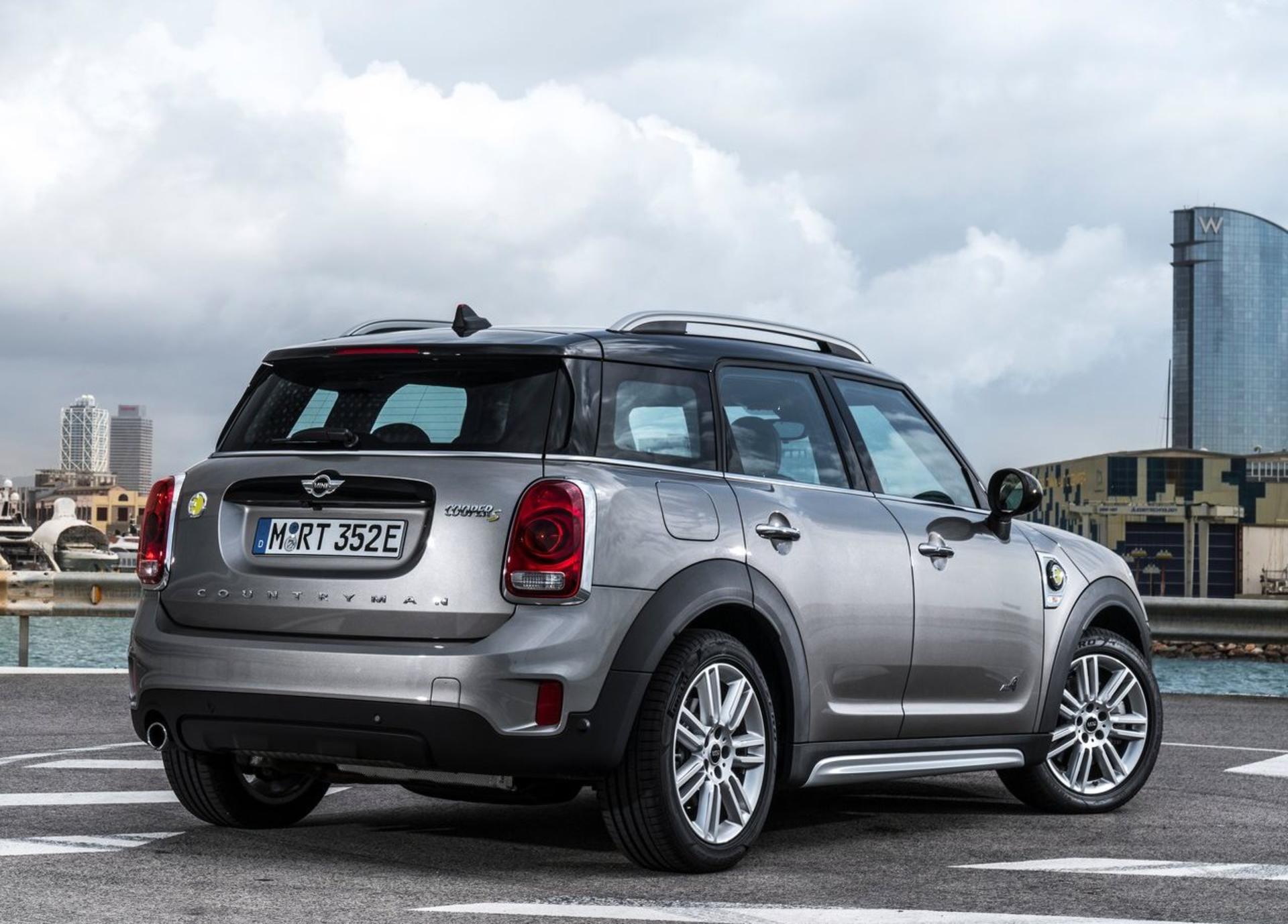 مینی کانتریمن پلاگین Mini Countryman Plug-in Hybrid 2017