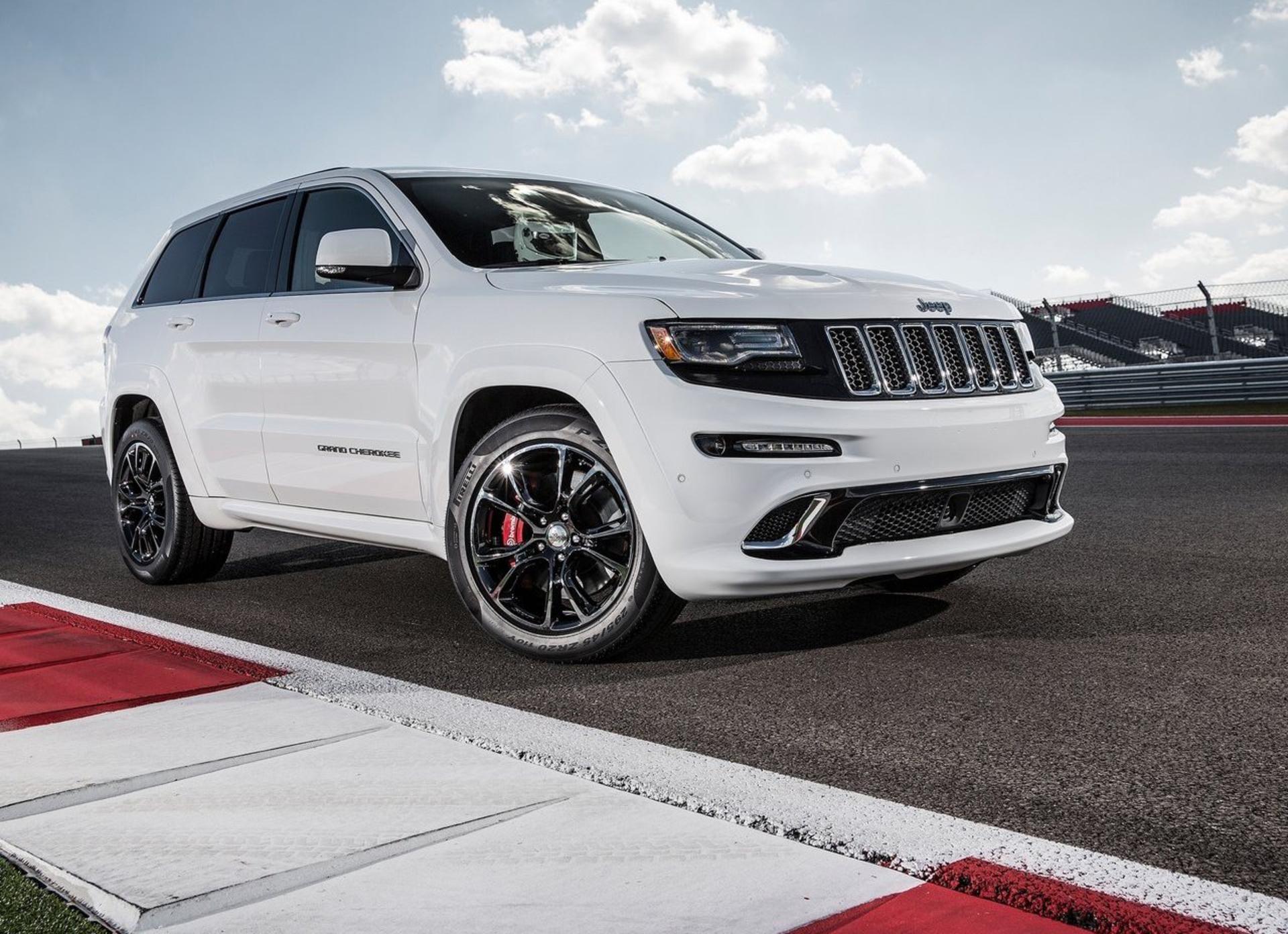 جیپ گرند چروکیJeep grand chrokee SRT