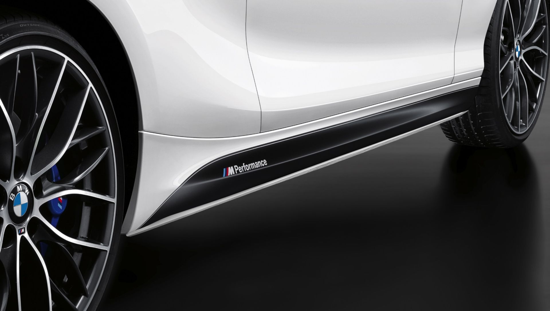 BMW-M240i_Coupe-2018