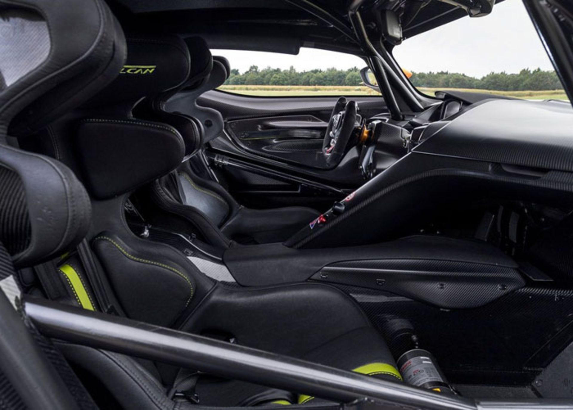 Aston Martin Vulcan AMR Pro