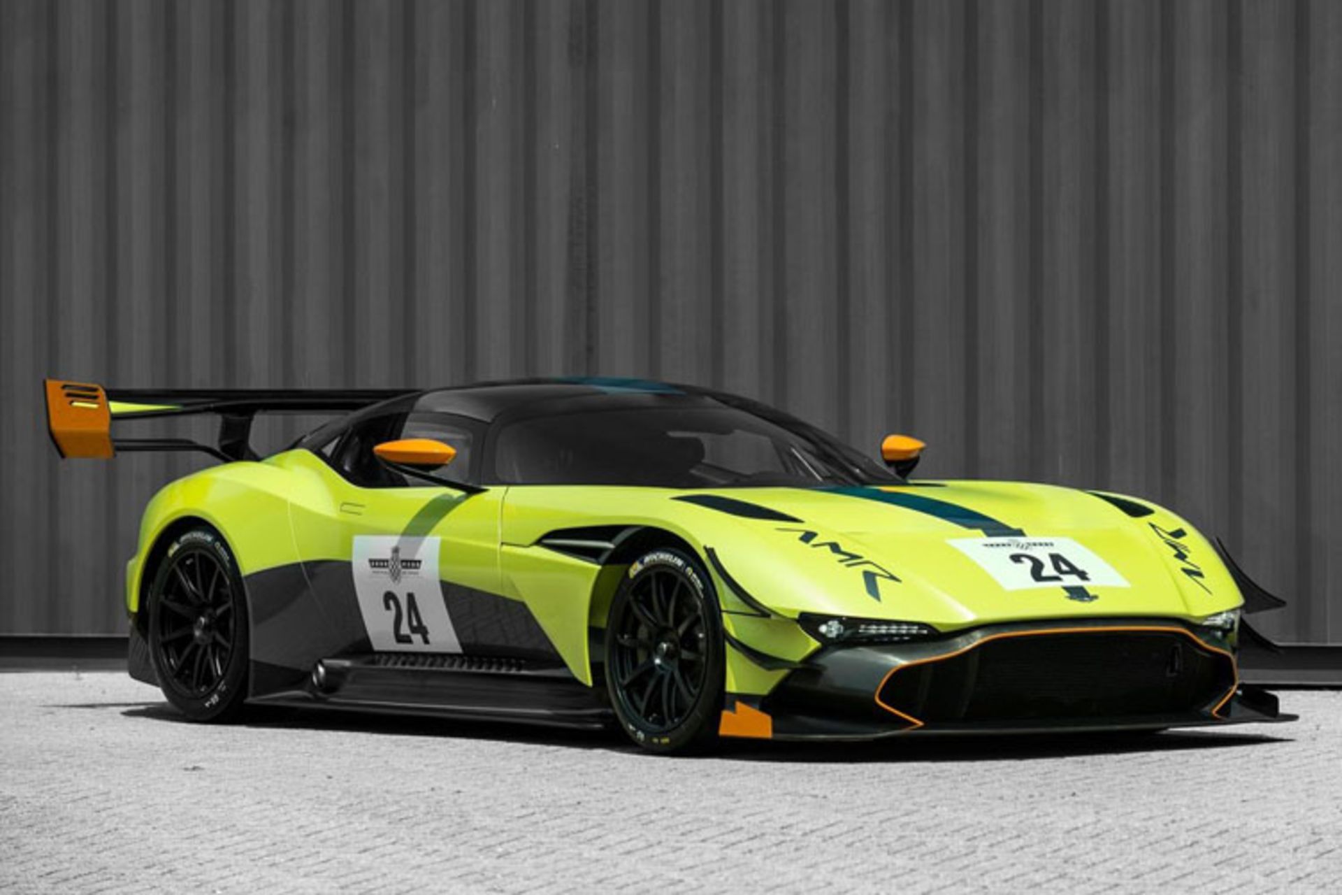 Aston Martin Vulcan AMR Pro