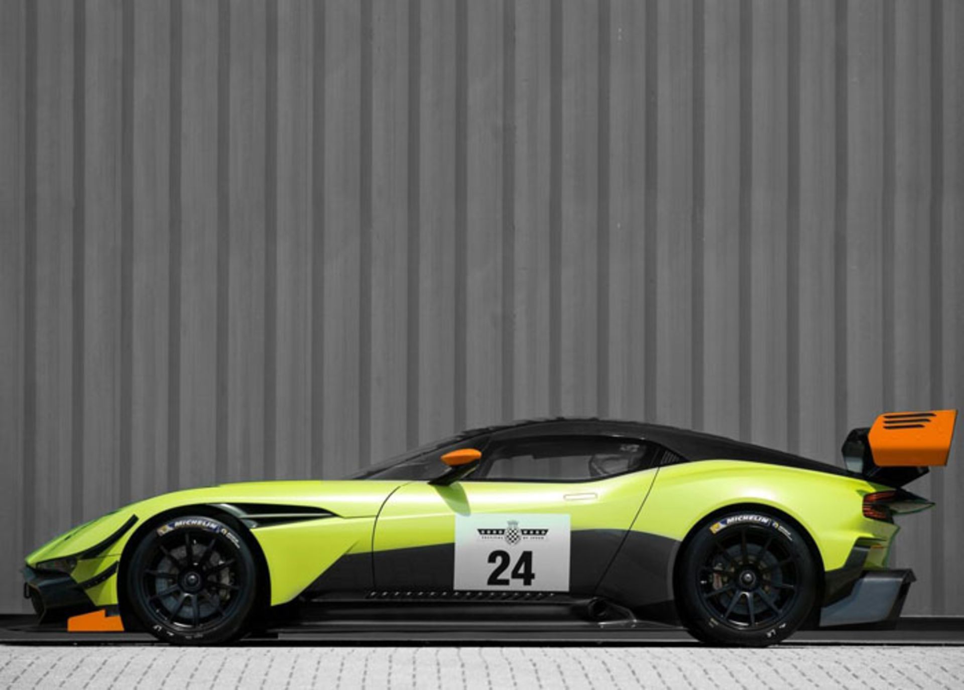 Aston Martin Vulcan AMR Pro
