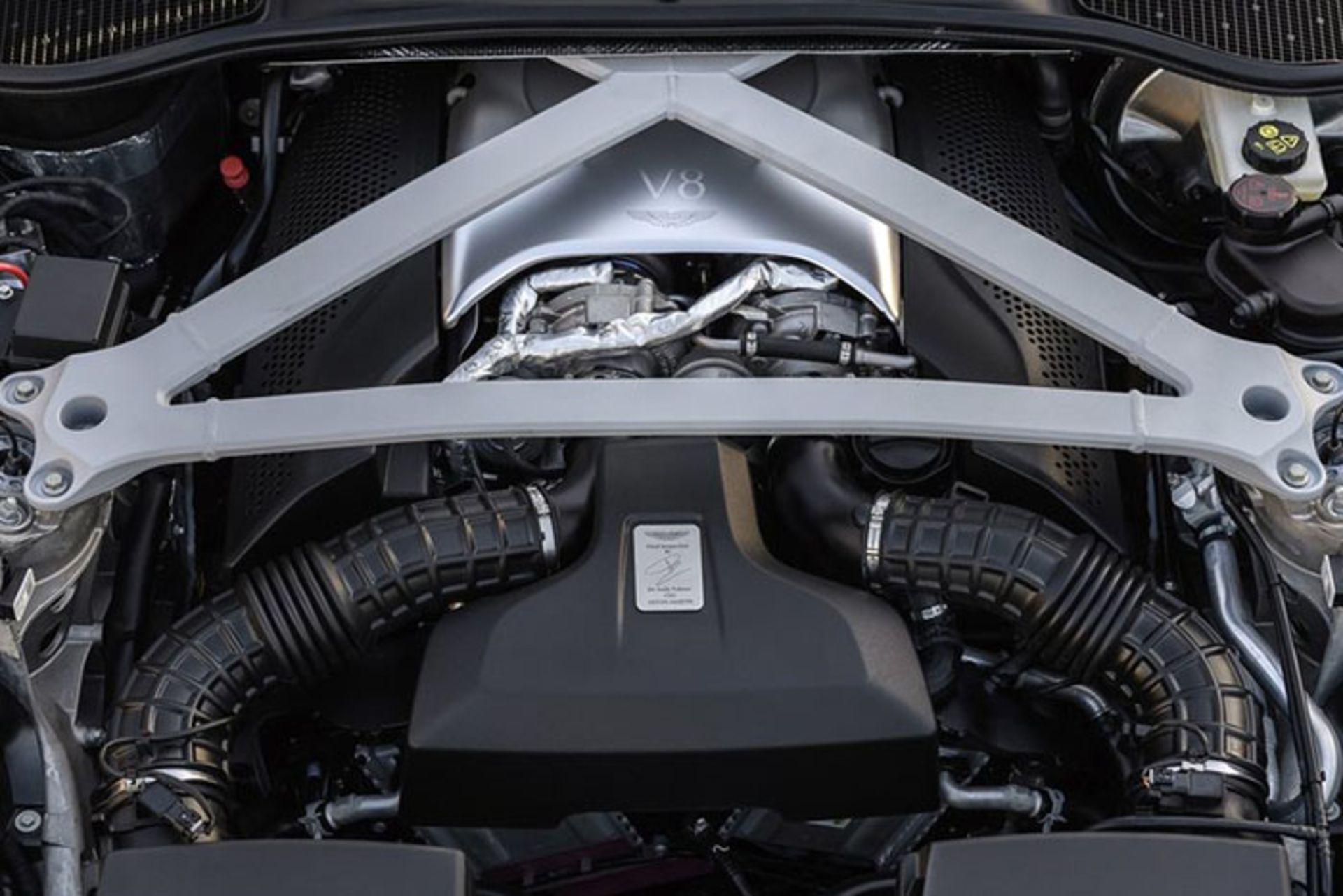 استون مارتین AMG