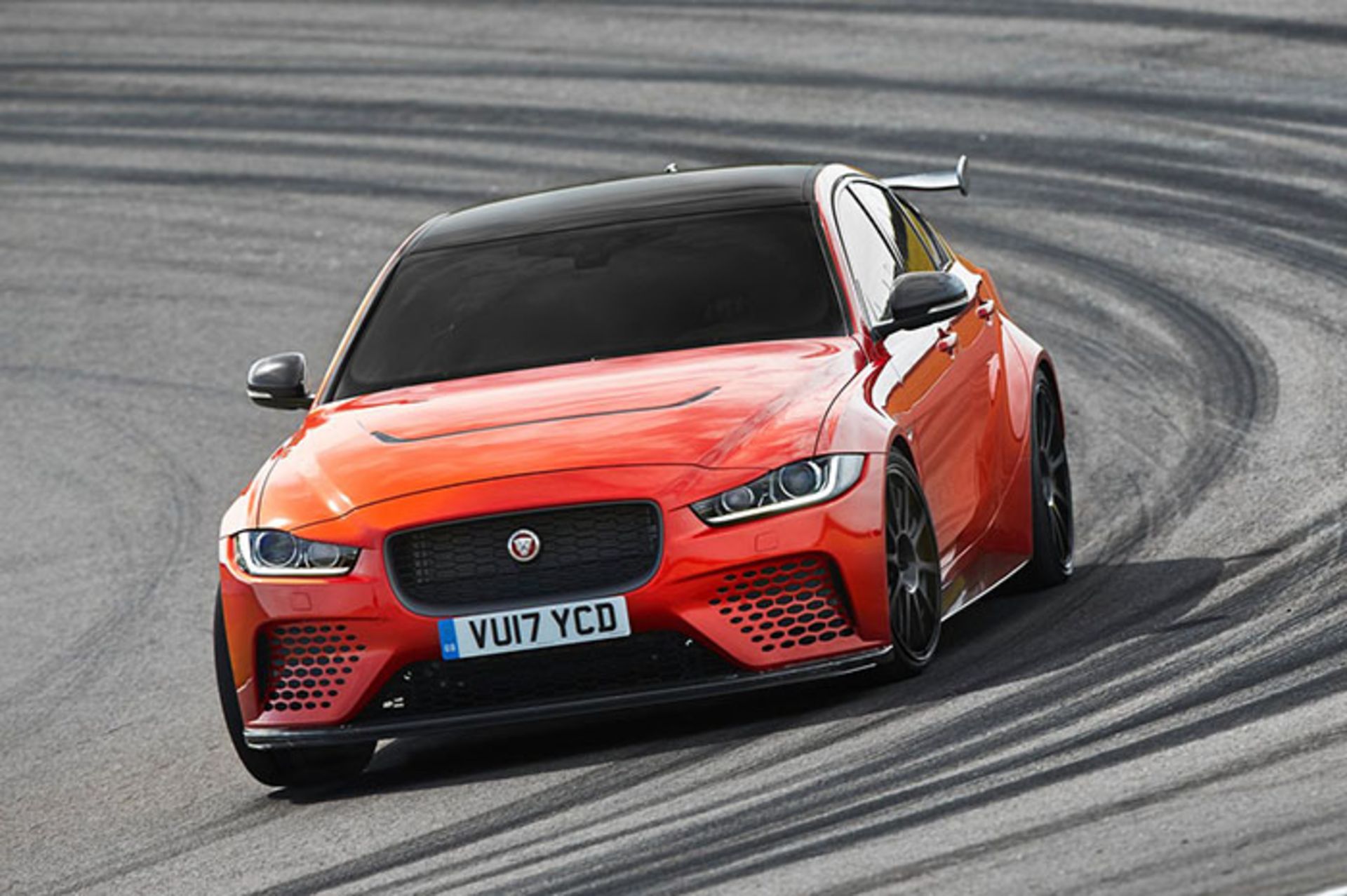 Jaguar XE SV Project 8